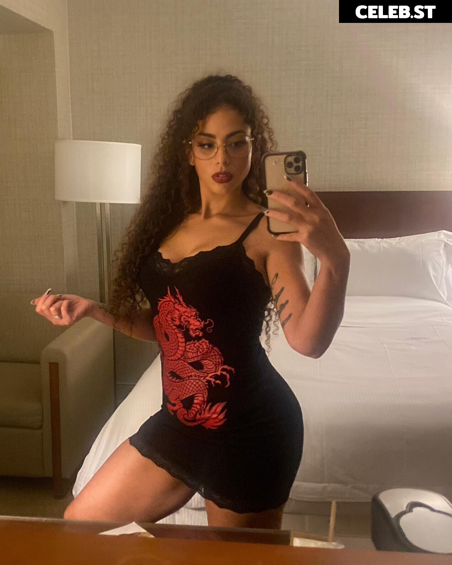 Samantha Irvin - WWE Image 4383429