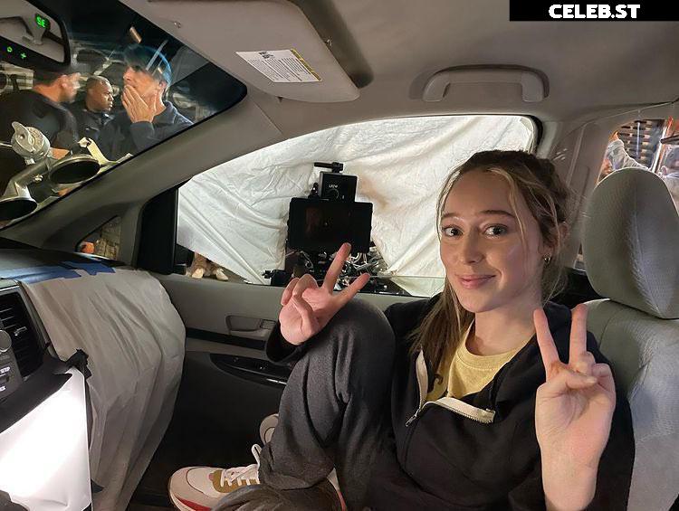 Alycia Debnam Carey Image 4383266