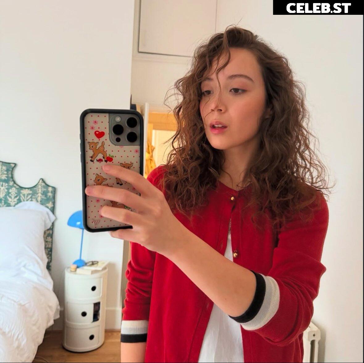 Laufey lin Image 4380404