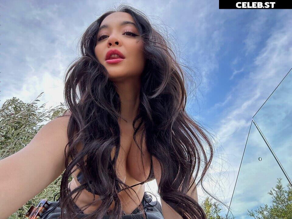 Stella Hudgens (Vanessa's Sister) Image 4380768