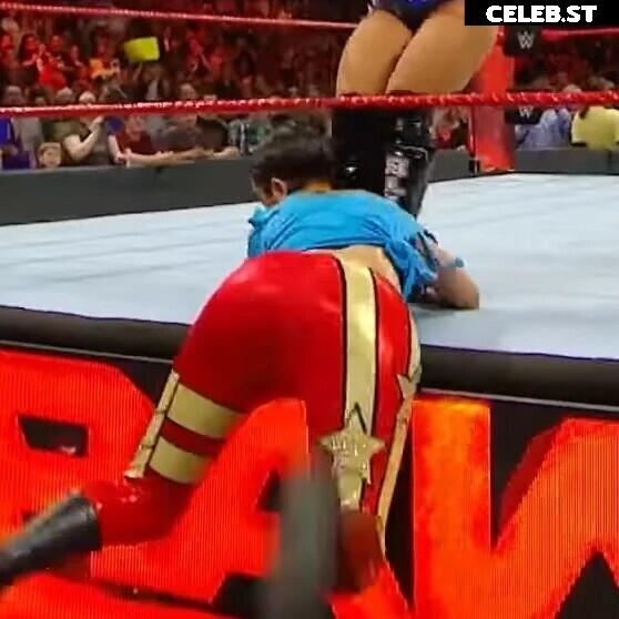 WWE Bayley / Davina Rose / Pamela Rose Martinez Image 4389940