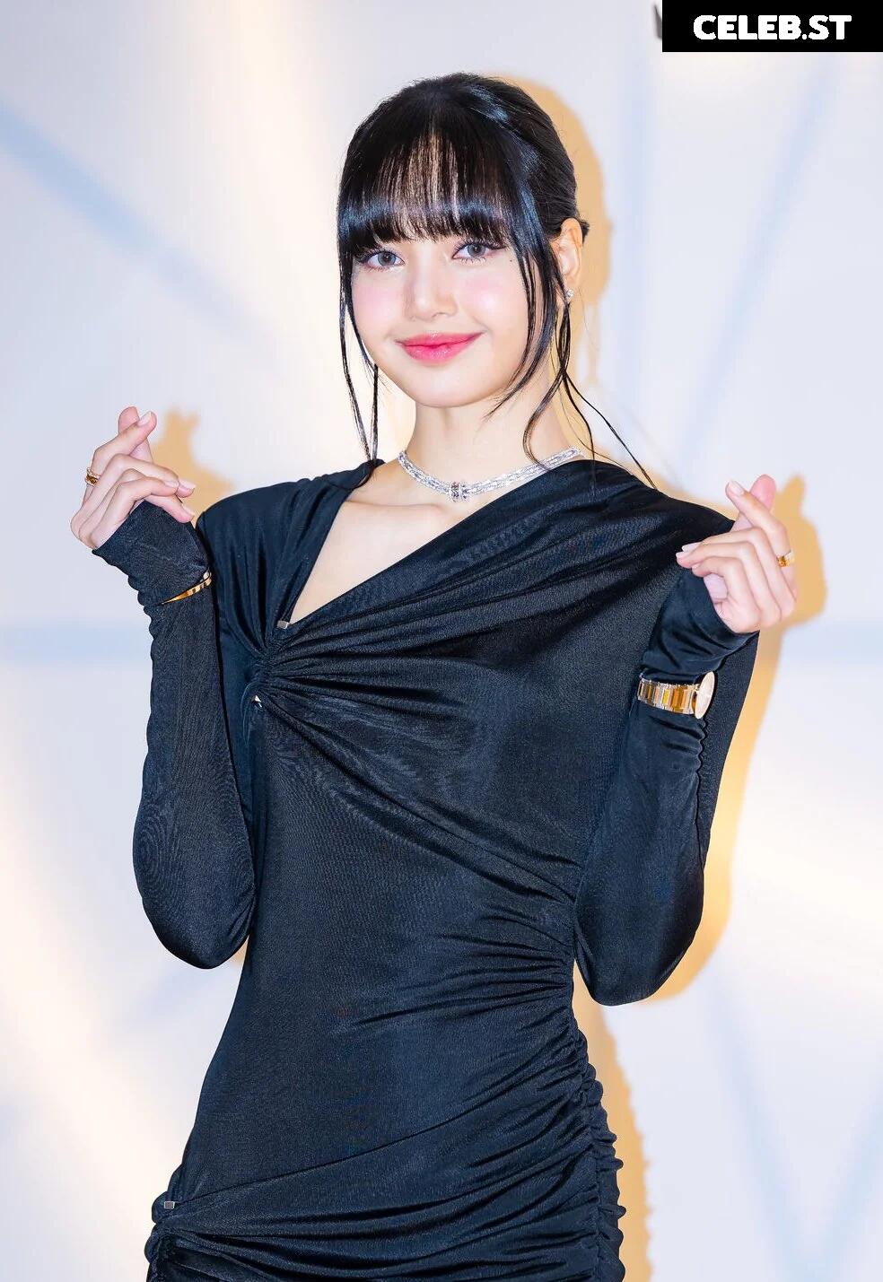 Lisa | BLΛƆKPIИK (Blackpink) Image 4389913