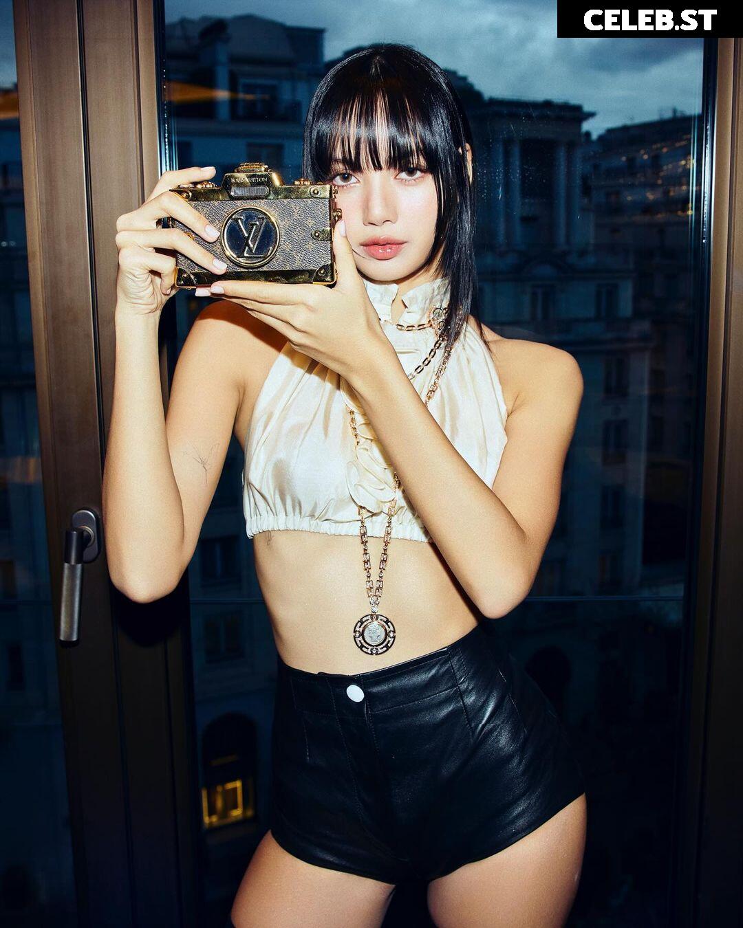 Lisa | BLΛƆKPIИK (Blackpink) Image 4388503