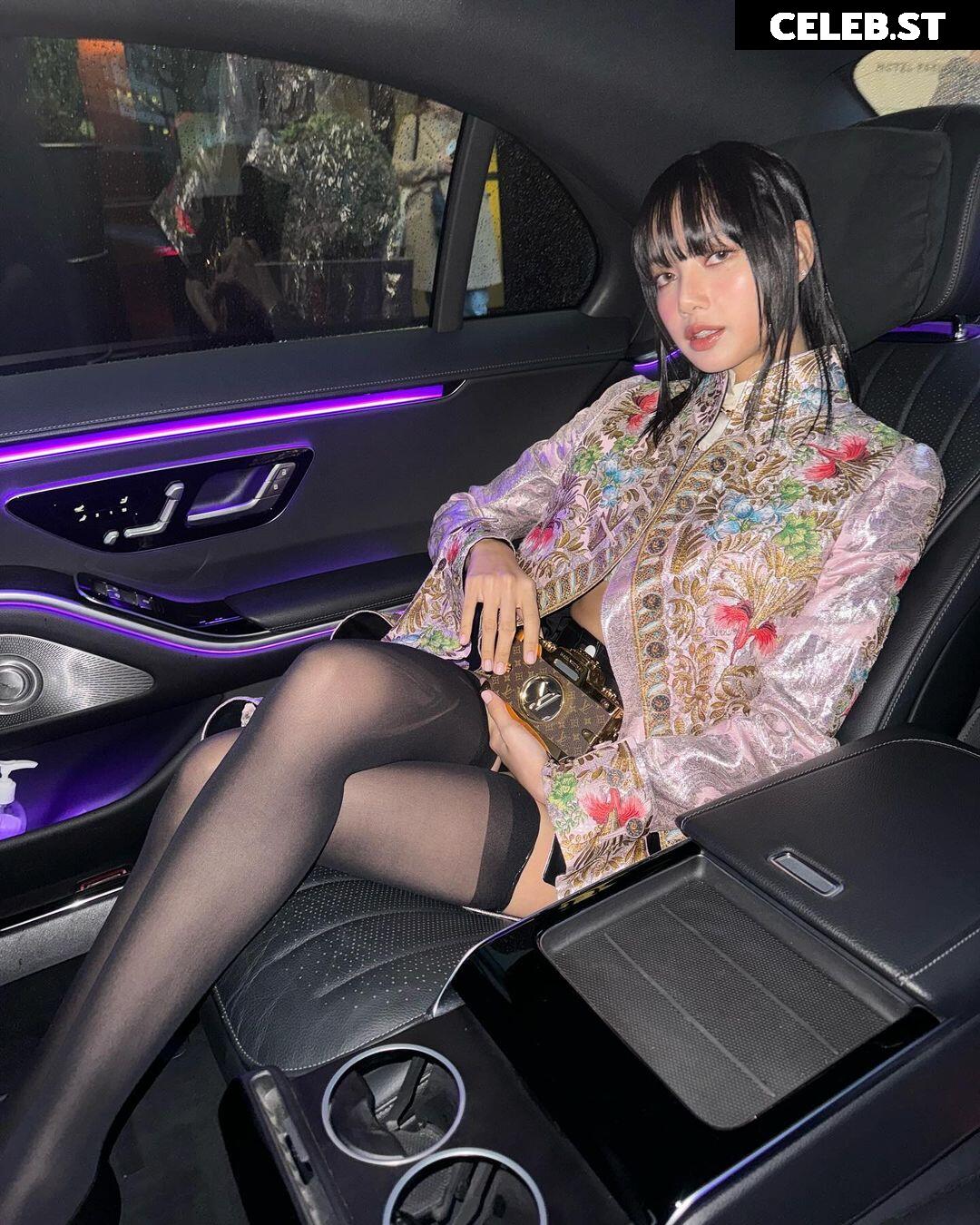 Lisa | BLΛƆKPIИK (Blackpink) Image 4388437
