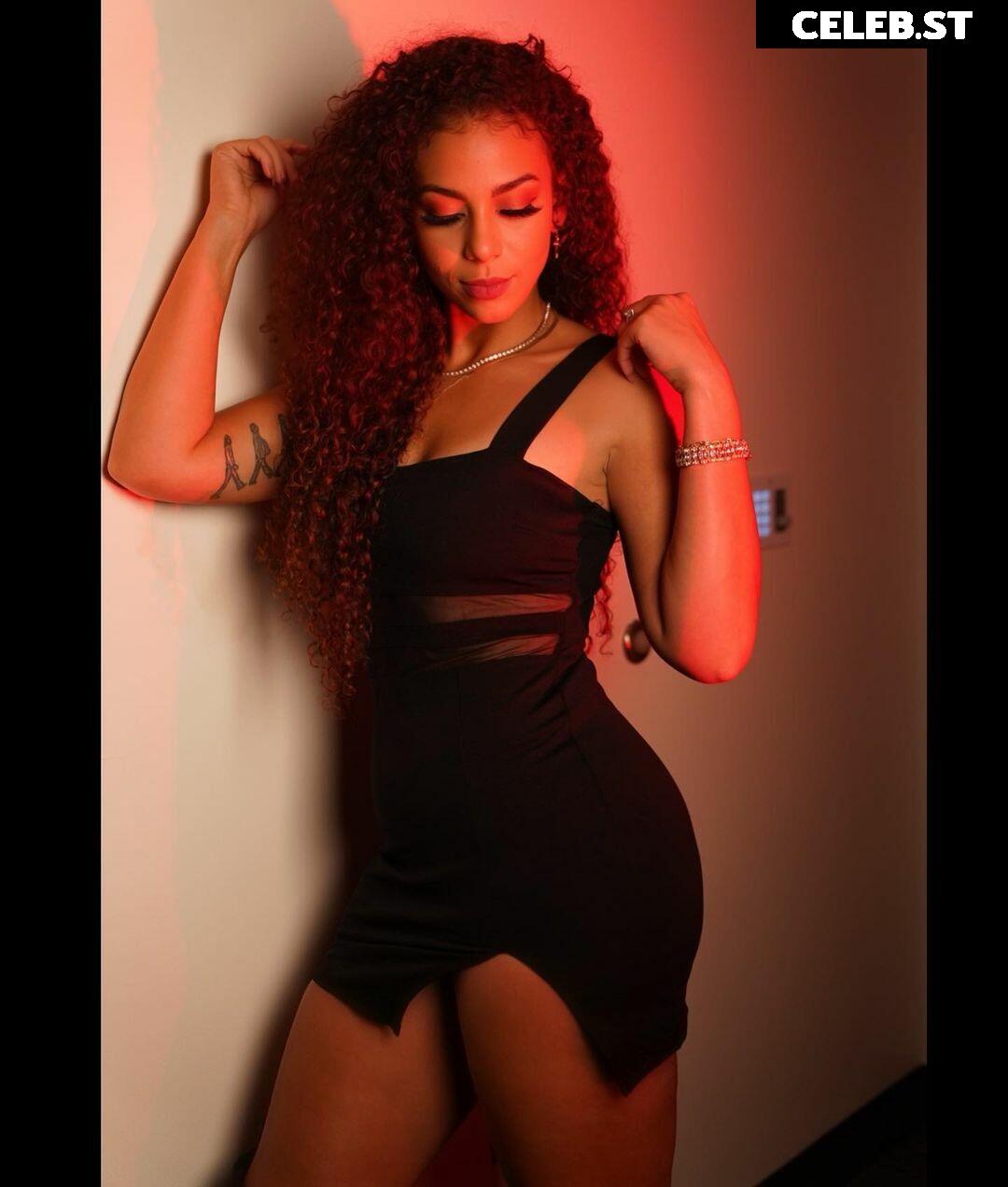 Samantha Irvin - WWE Image 4388781