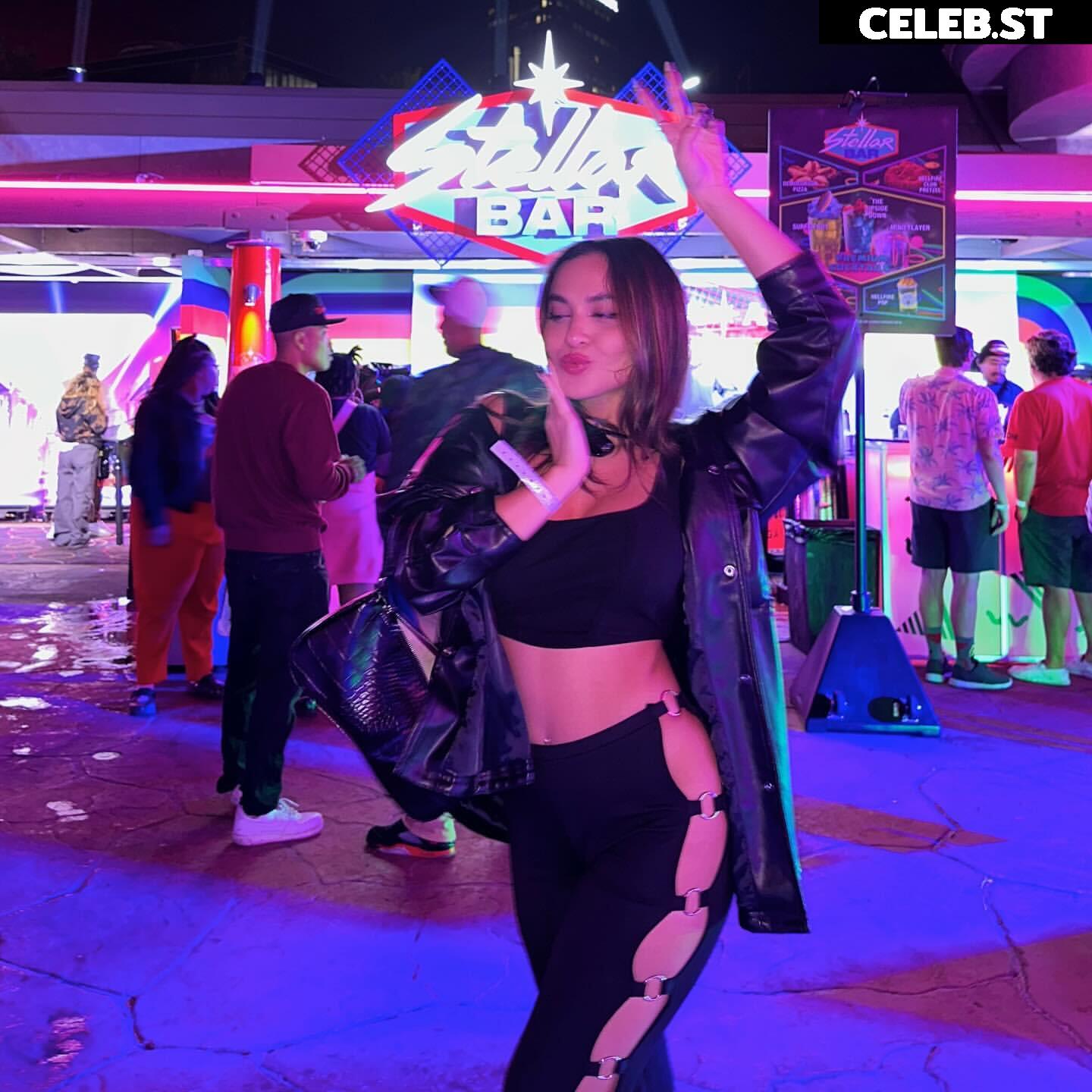 Stella Hudgens (Vanessa's Sister) Image 4388631