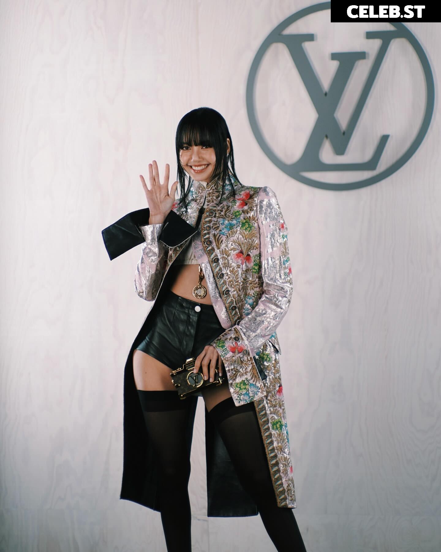 Lisa | BLΛƆKPIИK (Blackpink) Image 4388065