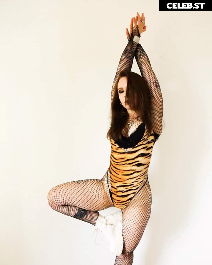 Women of Metal Image 4388347