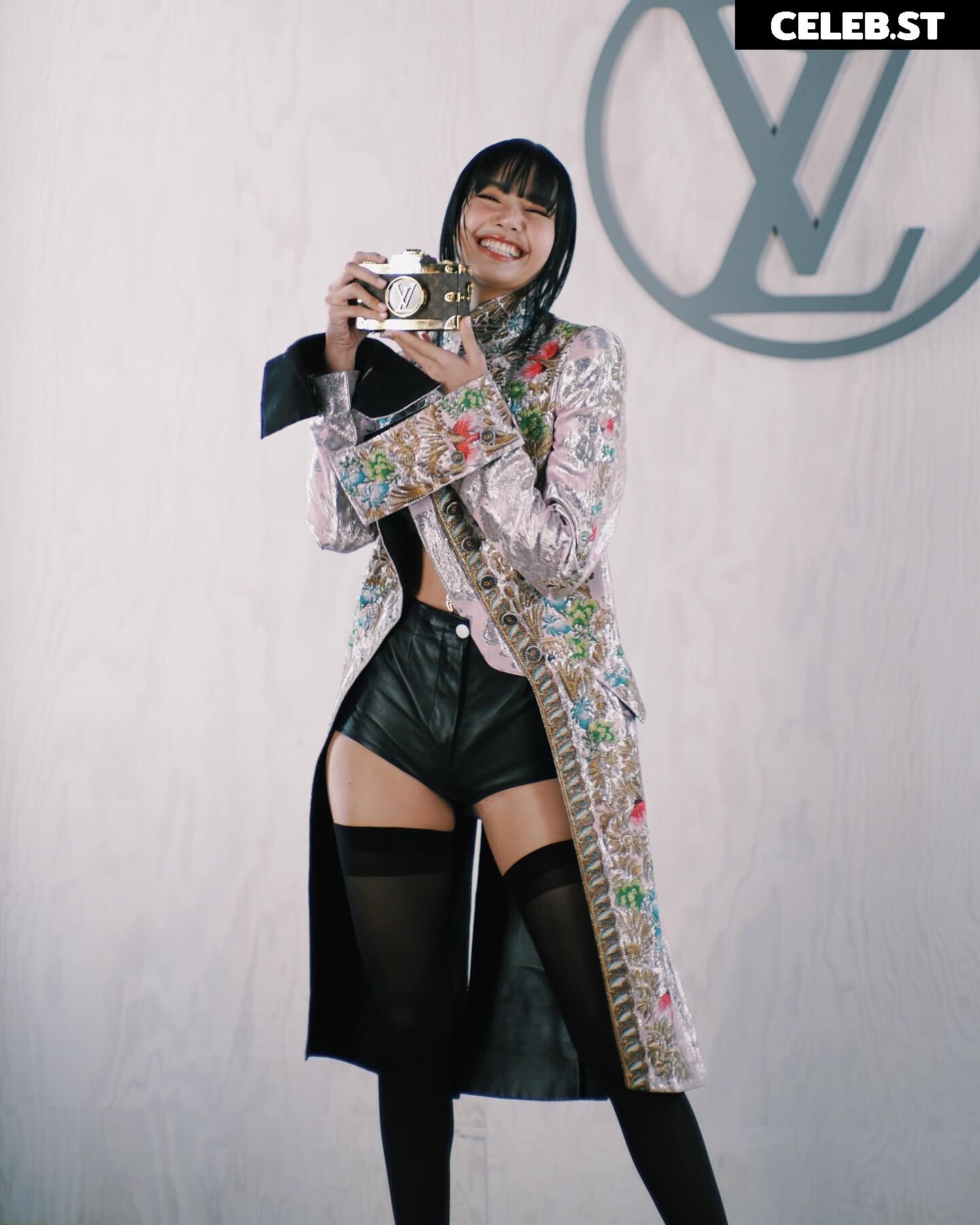 Lisa | BLΛƆKPIИK (Blackpink) Image 4388264