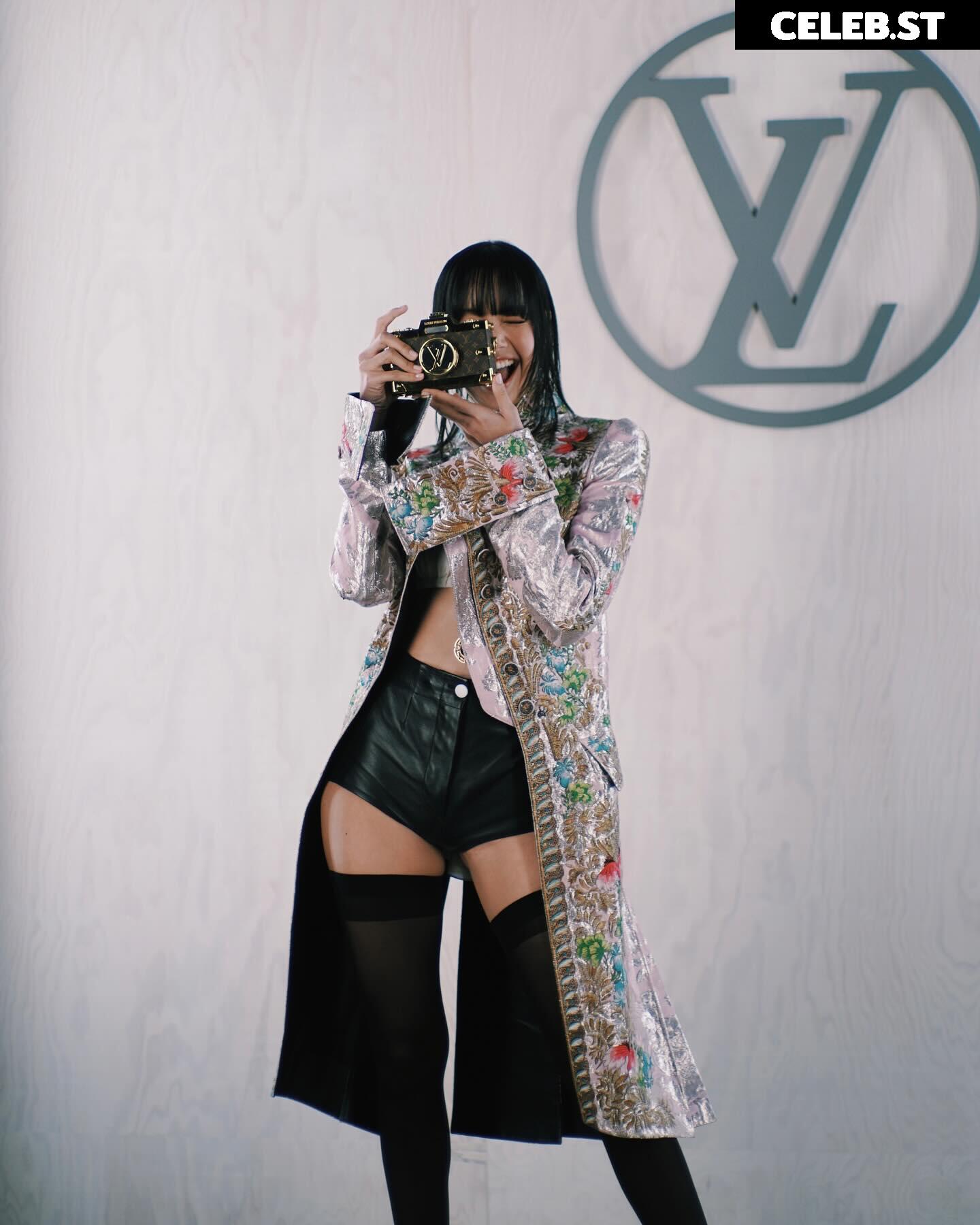 Lisa | BLΛƆKPIИK (Blackpink) Image 4388230