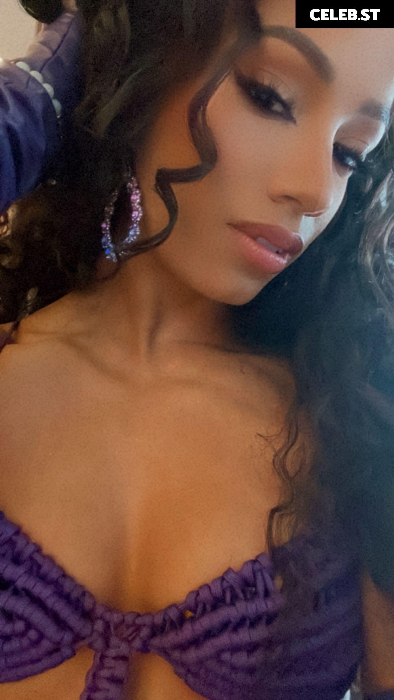 WWE Sasha Banks | Mercedes Moné Image 4375874