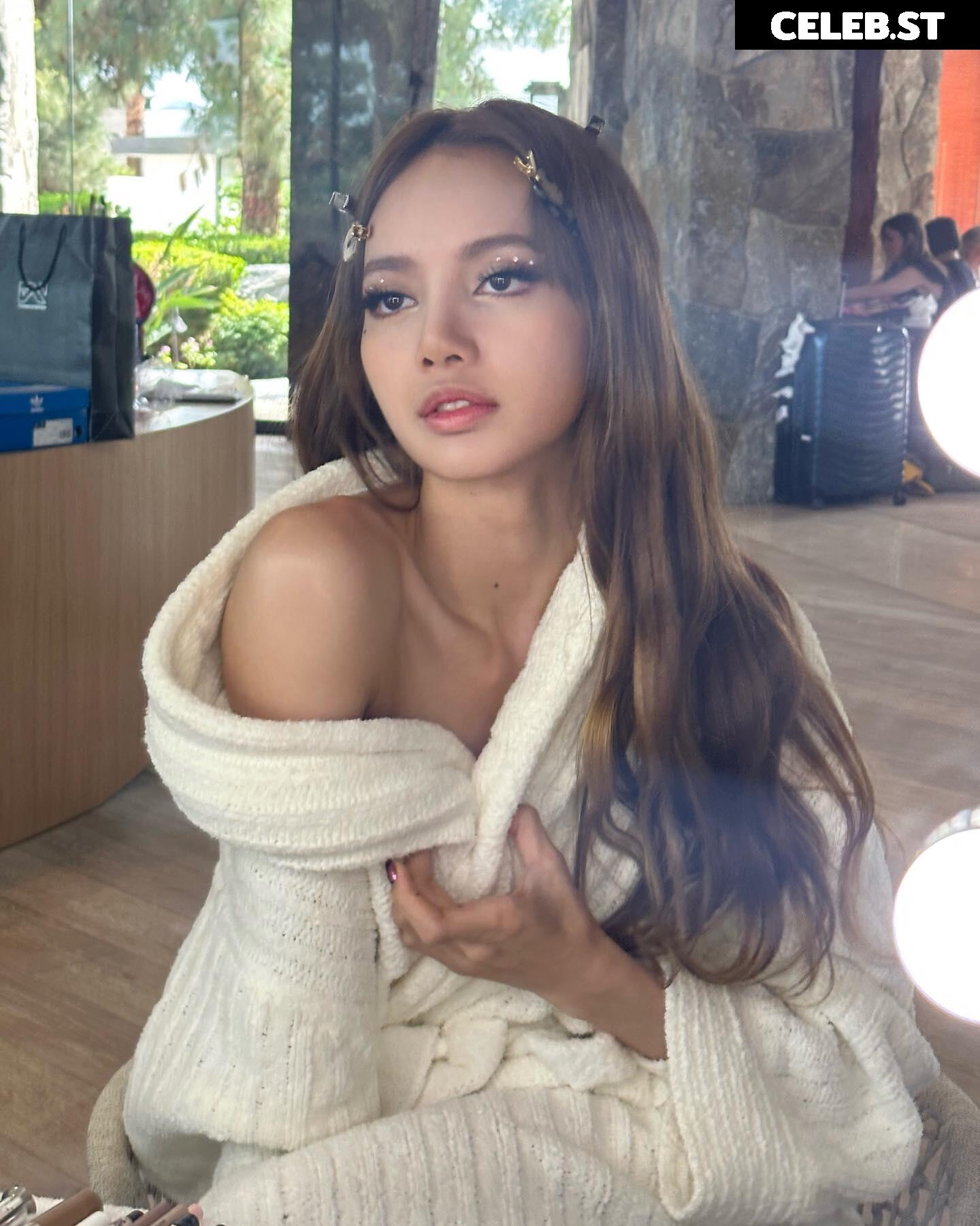 Lisa | BLΛƆKPIИK (Blackpink) Image 4375777