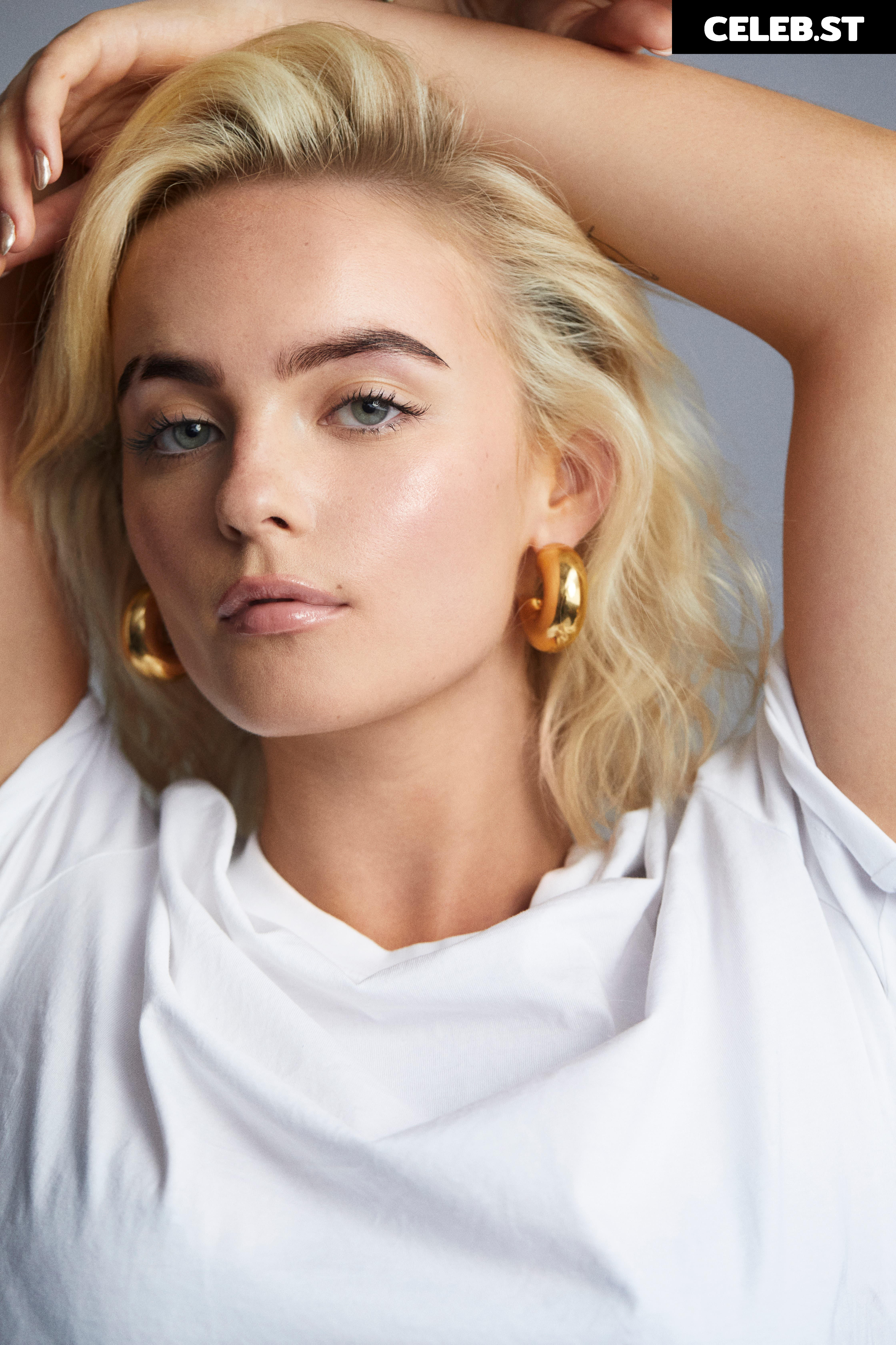 Amelia Eve Gibson | Millie Gibson Image 4375392