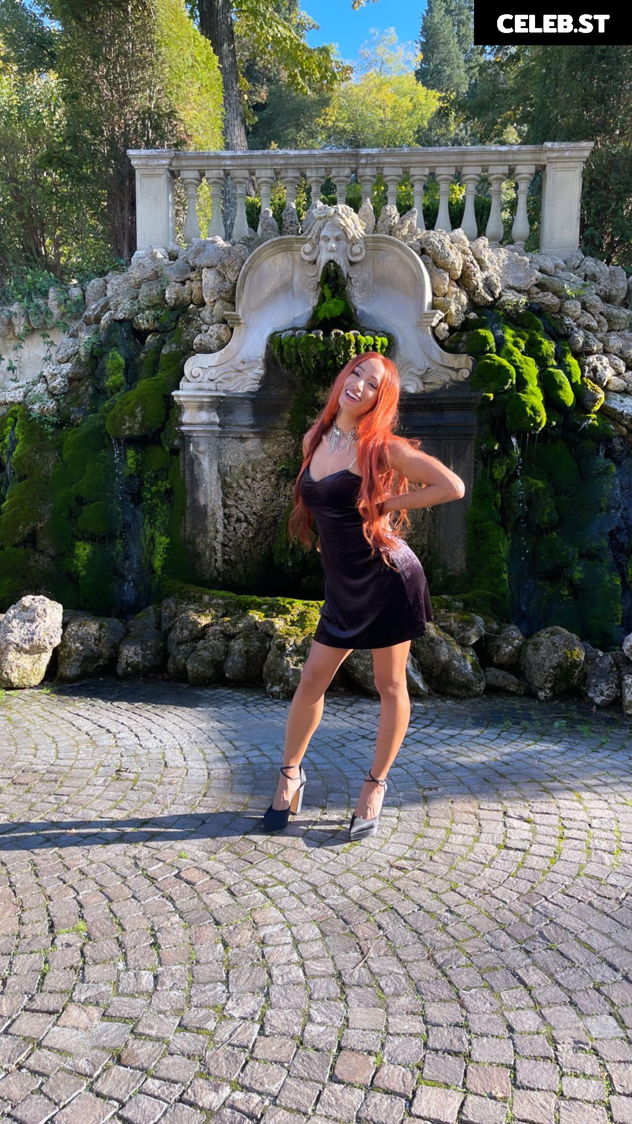 WWE Sasha Banks | Mercedes Moné Image 4375254