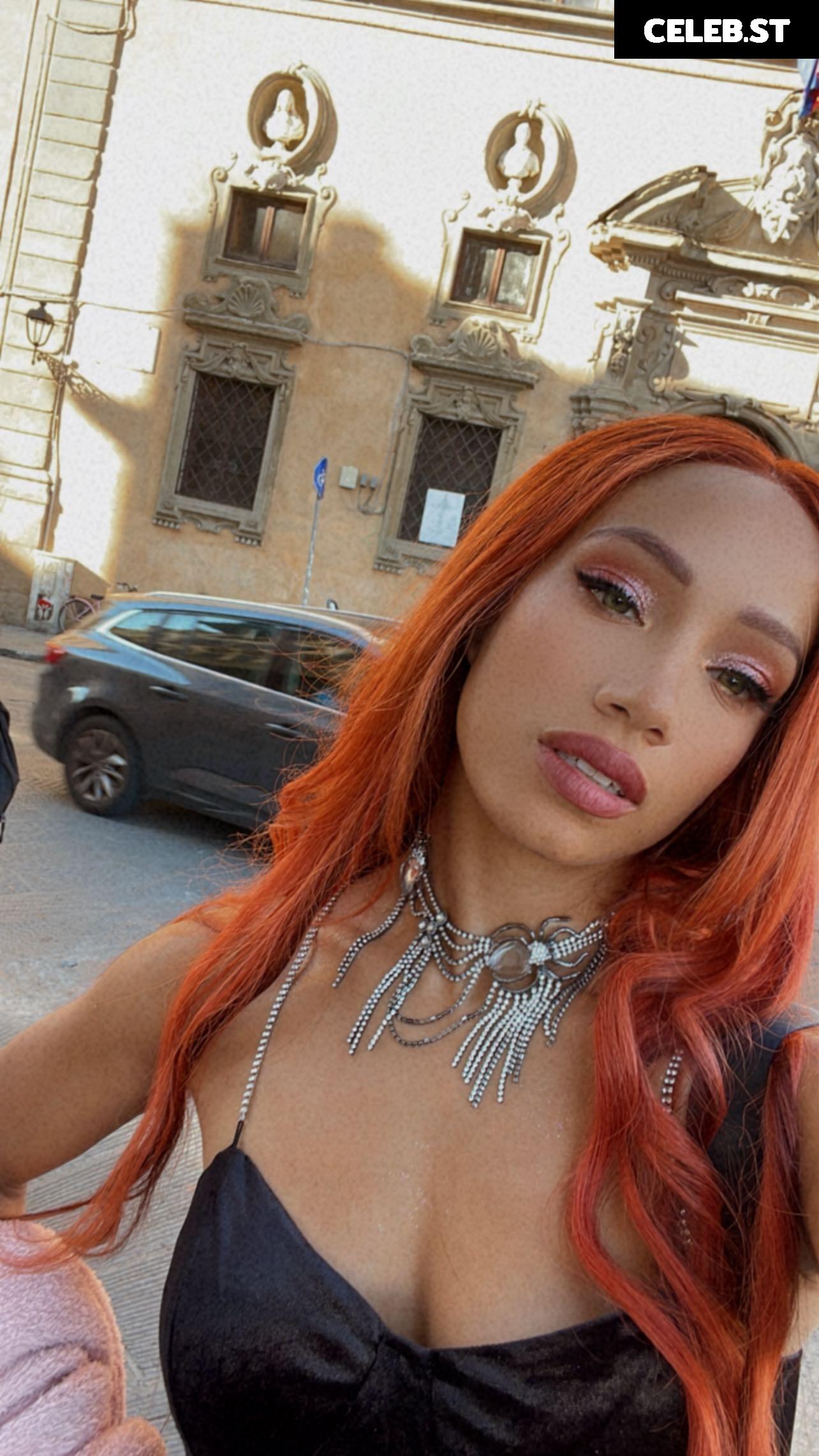 WWE Sasha Banks | Mercedes Moné Image 4375278