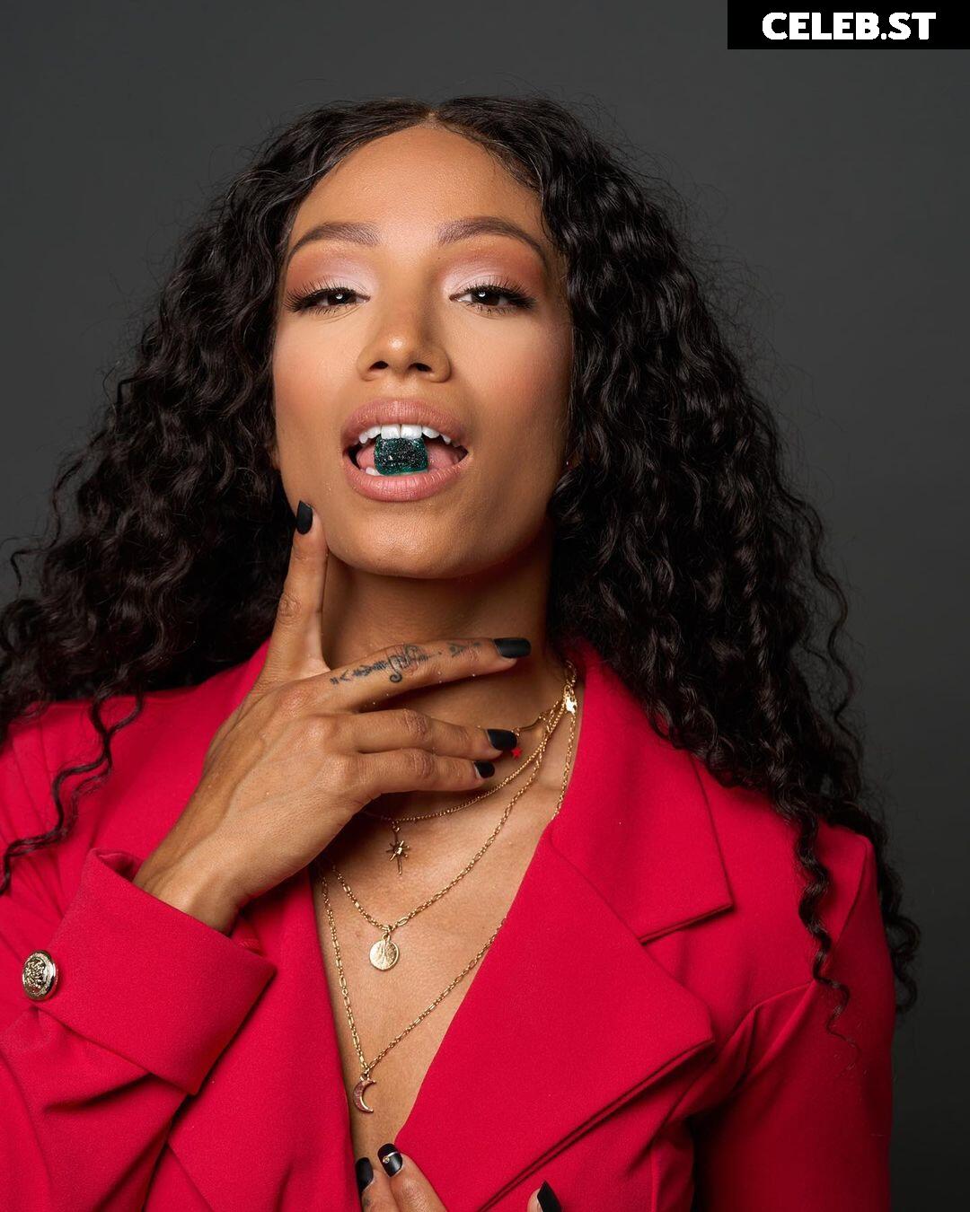 WWE Sasha Banks | Mercedes Moné Image 4376581