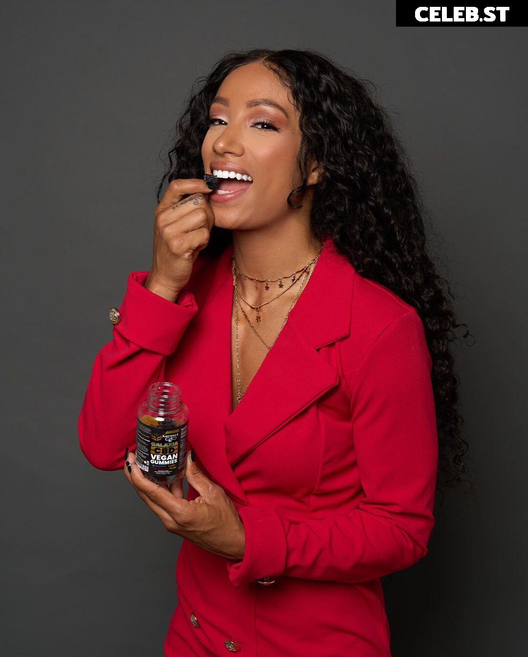 WWE Sasha Banks | Mercedes Moné Image 4376570