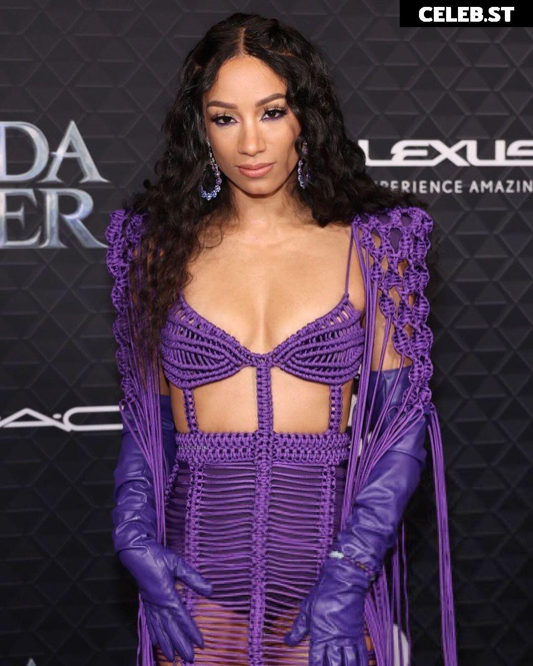 WWE Sasha Banks | Mercedes Moné Image 4376060