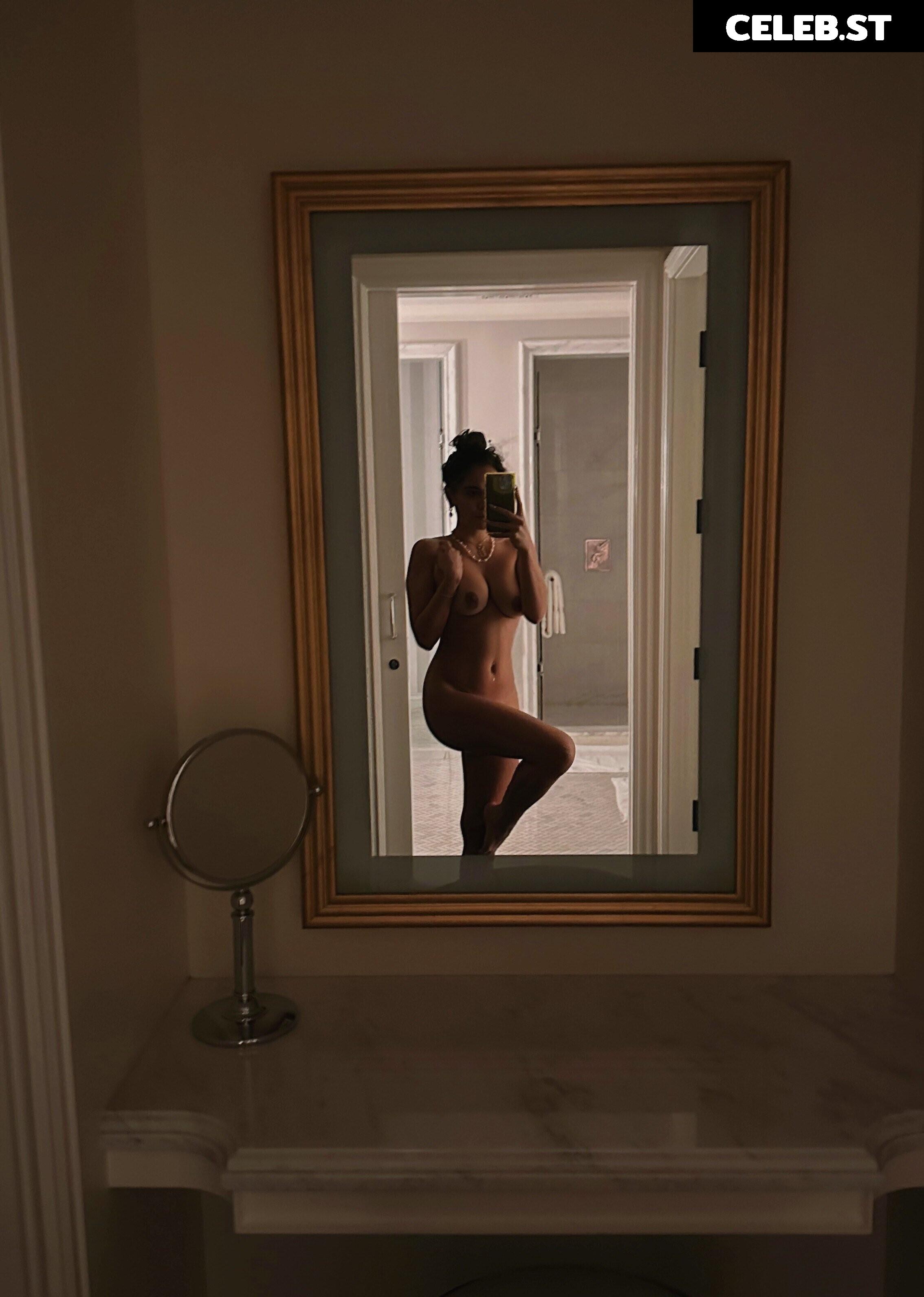 Stella Hudgens (Vanessa's Sister) Image 4376399
