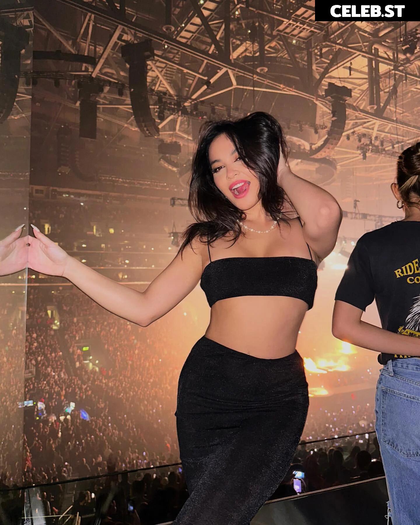Stella Hudgens (Vanessa's Sister) Image 4376321