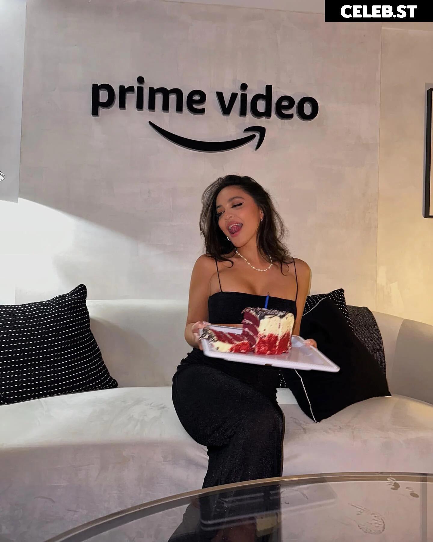 Stella Hudgens (Vanessa's Sister) Image 4376286