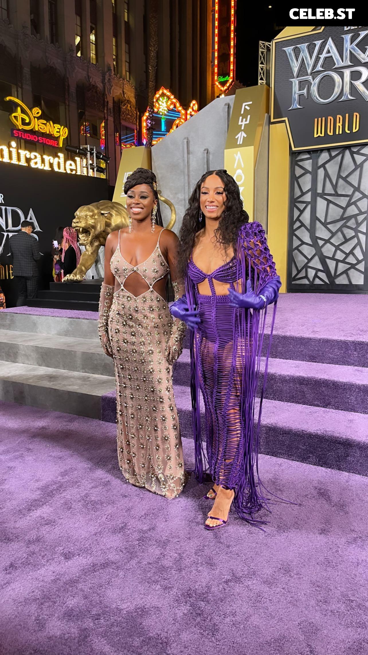 WWE Sasha Banks | Mercedes Moné Image 4376211