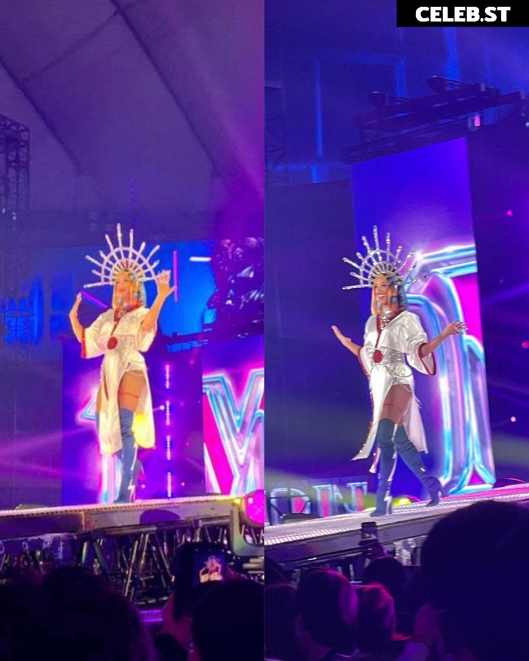 WWE Sasha Banks | Mercedes Moné Image 4377489