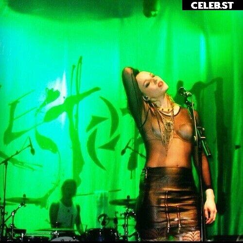 Women of Metal Image 4377764