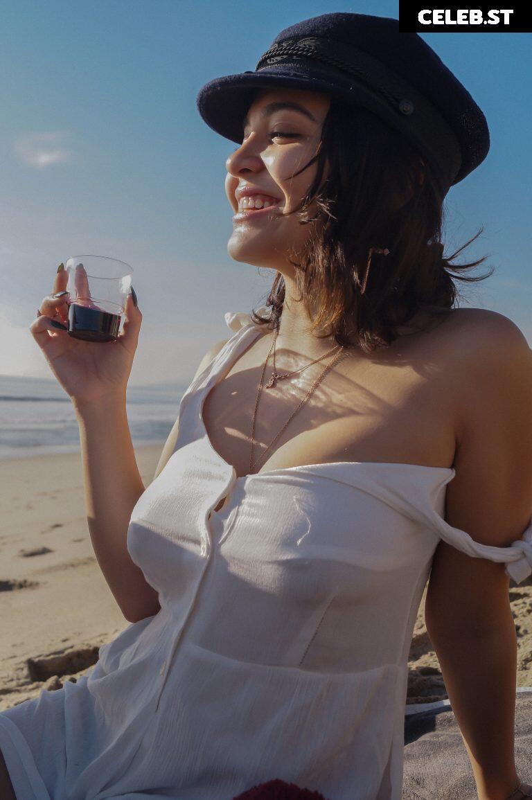 Stella Hudgens (Vanessa's Sister) Image 4371133