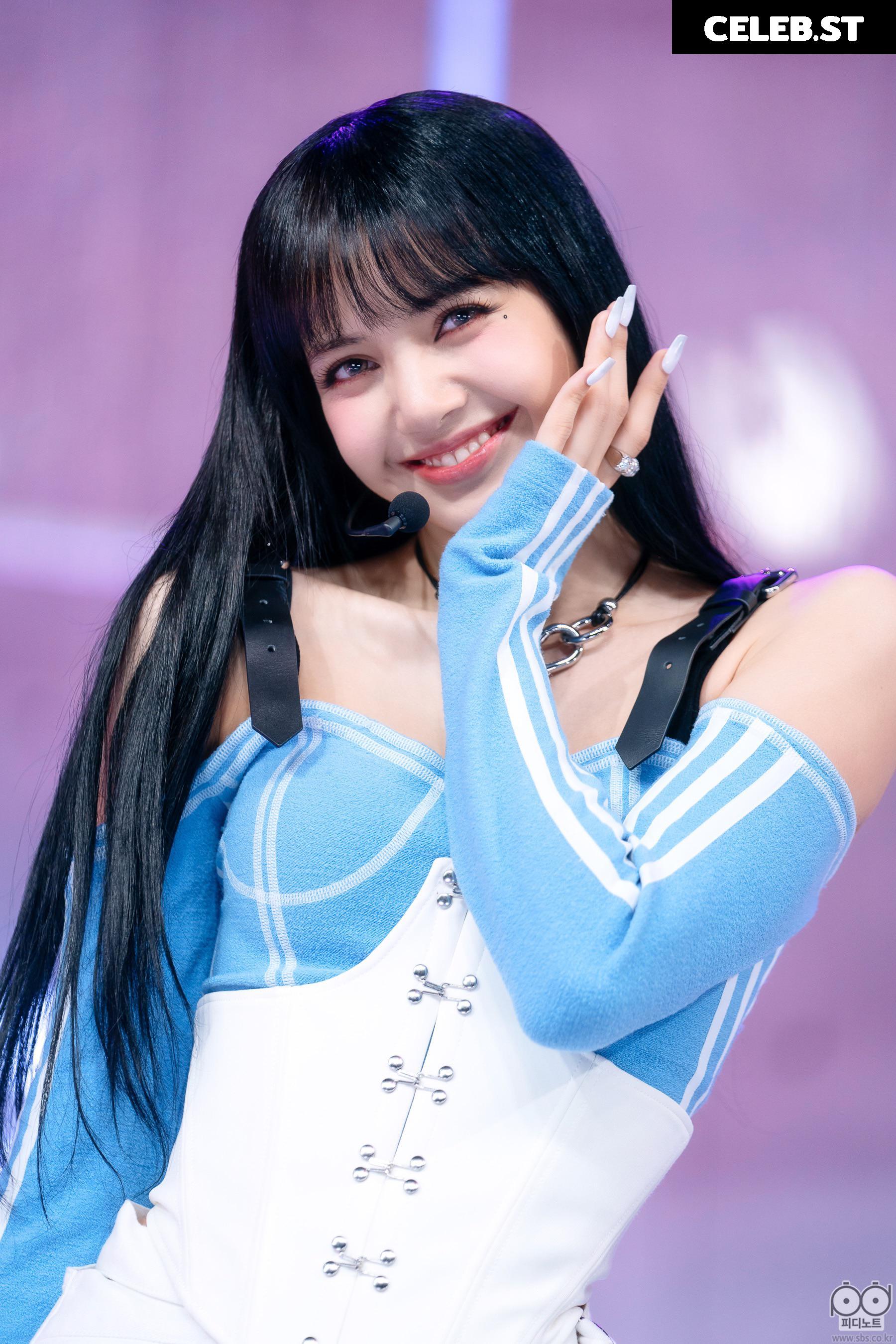 Lisa | BLΛƆKPIИK (Blackpink) Image 4372184