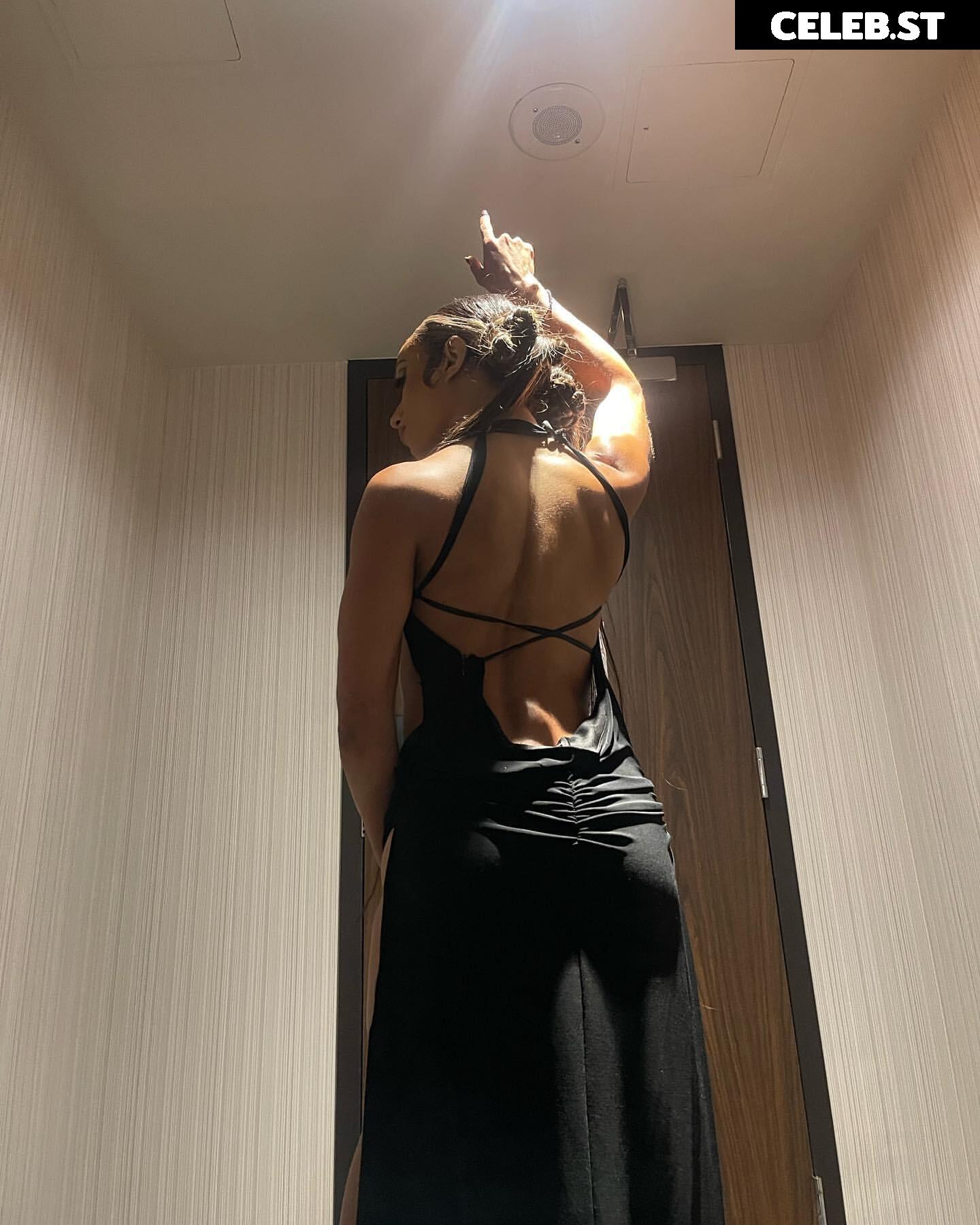 WWE Sasha Banks | Mercedes Moné Image 4372016