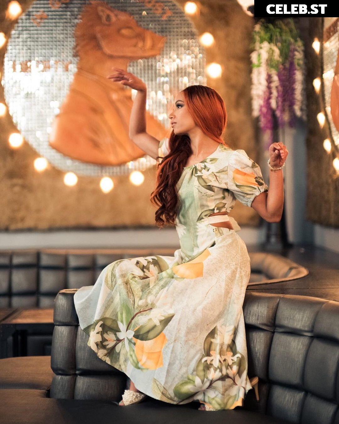 WWE Sasha Banks | Mercedes Moné Image 4373909