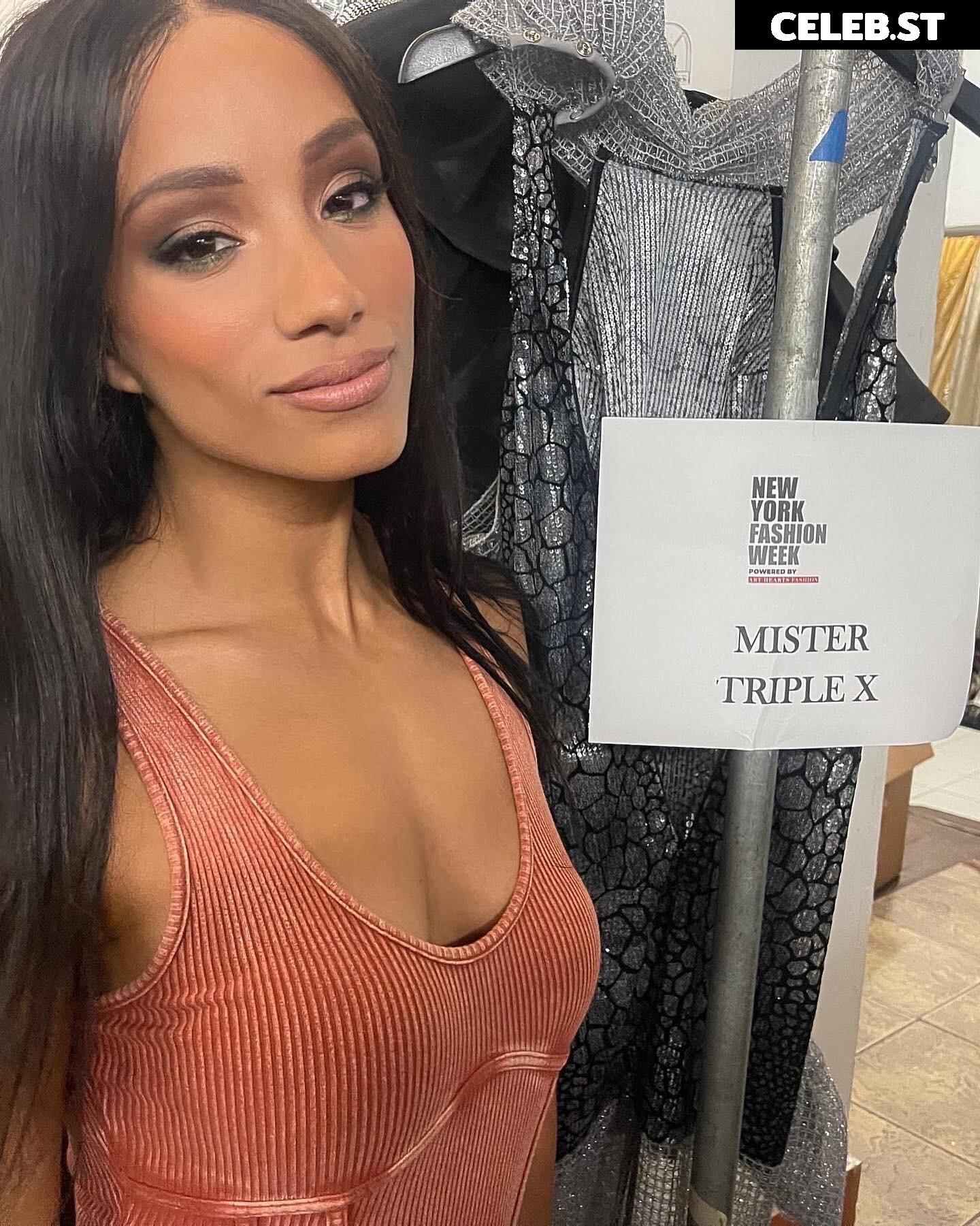 WWE Sasha Banks | Mercedes Moné Image 4370754
