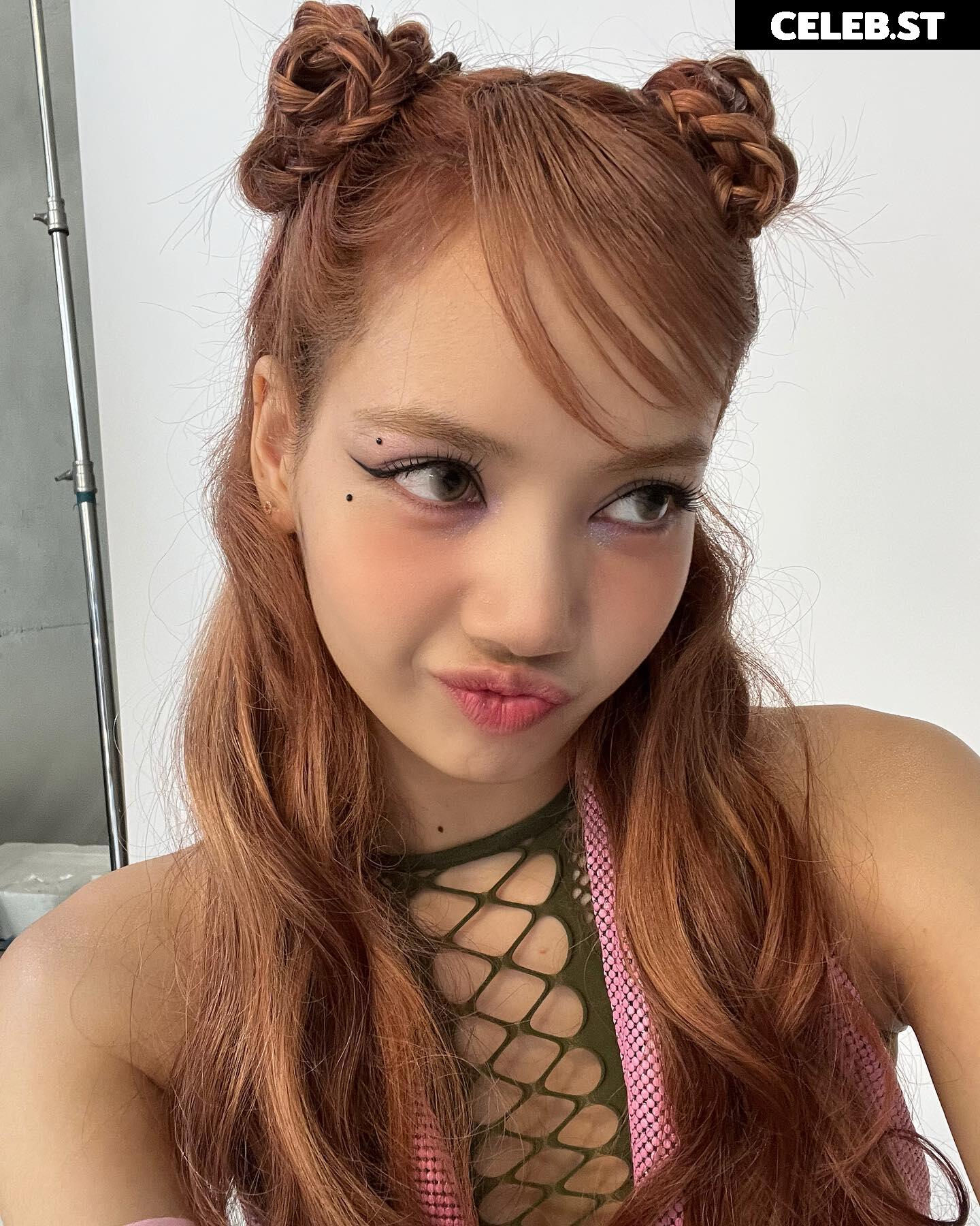 Lisa | BLΛƆKPIИK (Blackpink) Image 4370327