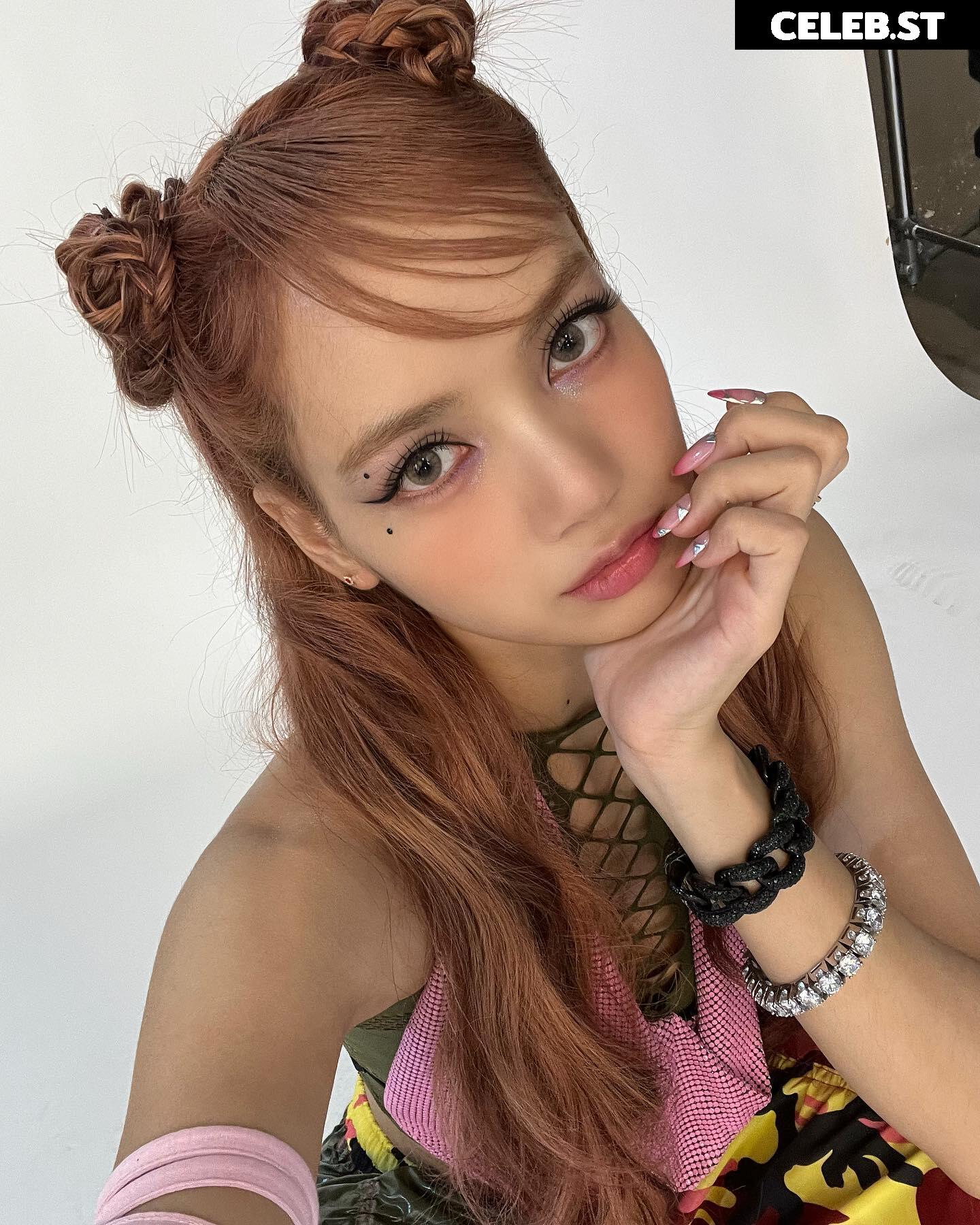 Lisa | BLΛƆKPIИK (Blackpink) Image 4370254