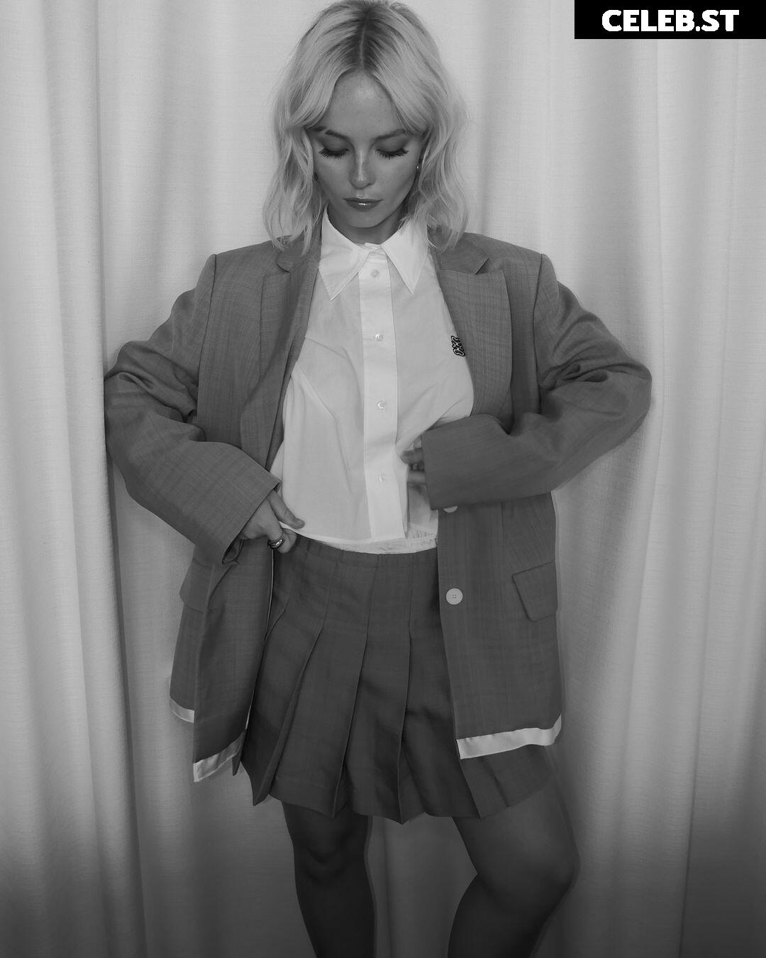 Amelia Eve Gibson | Millie Gibson Image 4378851