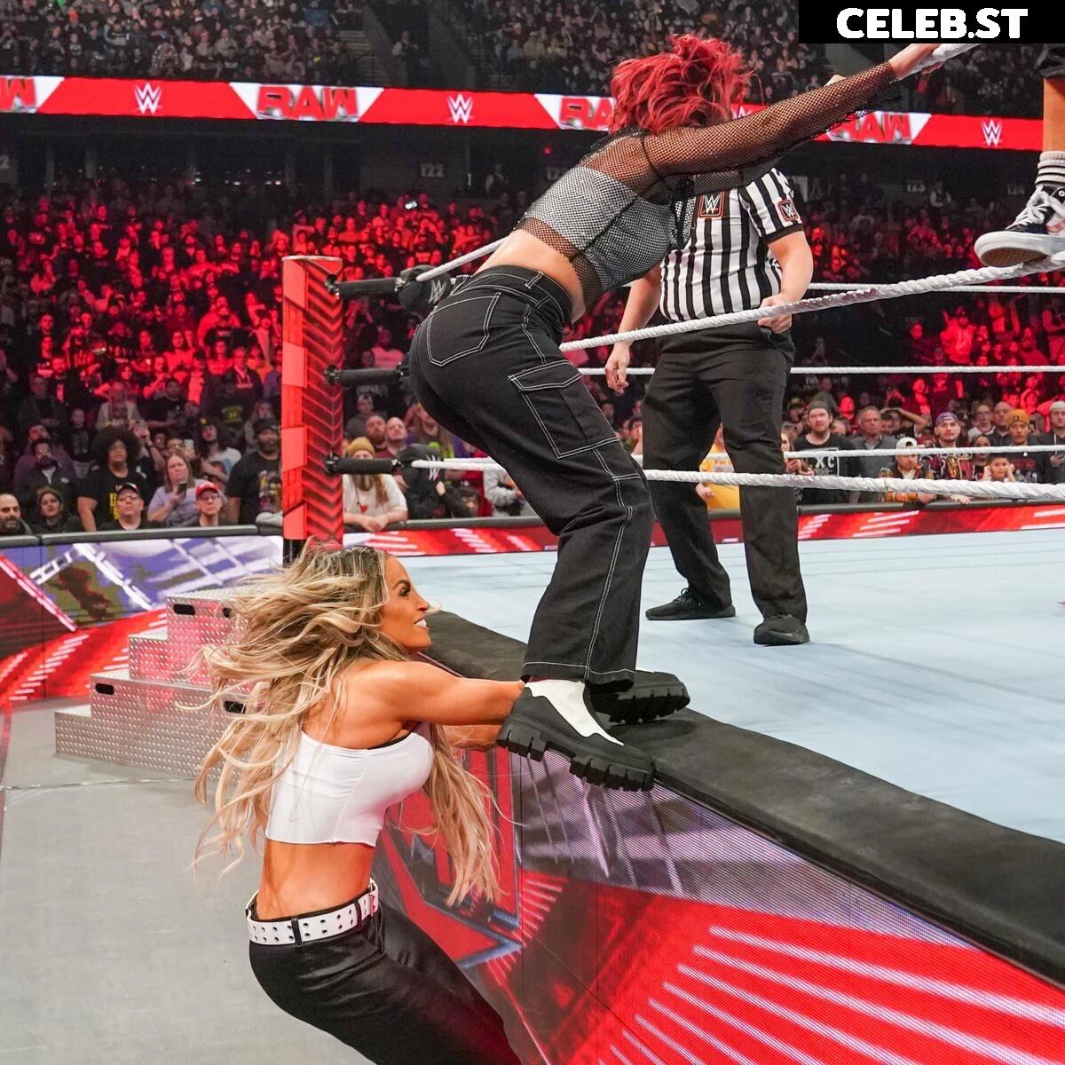 WWE Bayley / Davina Rose / Pamela Rose Martinez Image 4378192