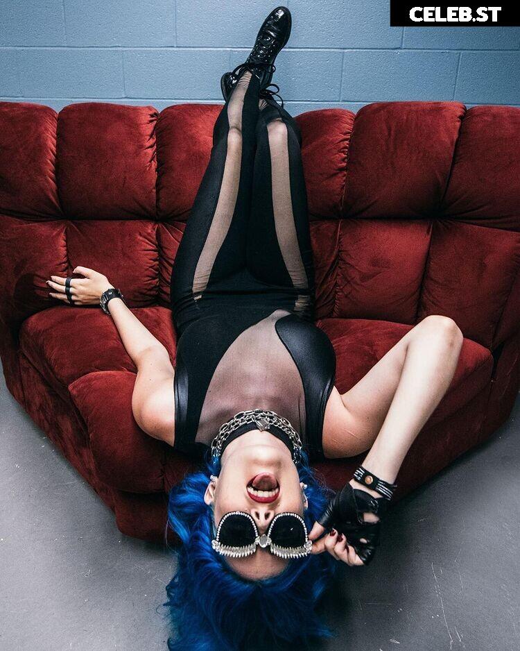 Women of Metal Image 4378152