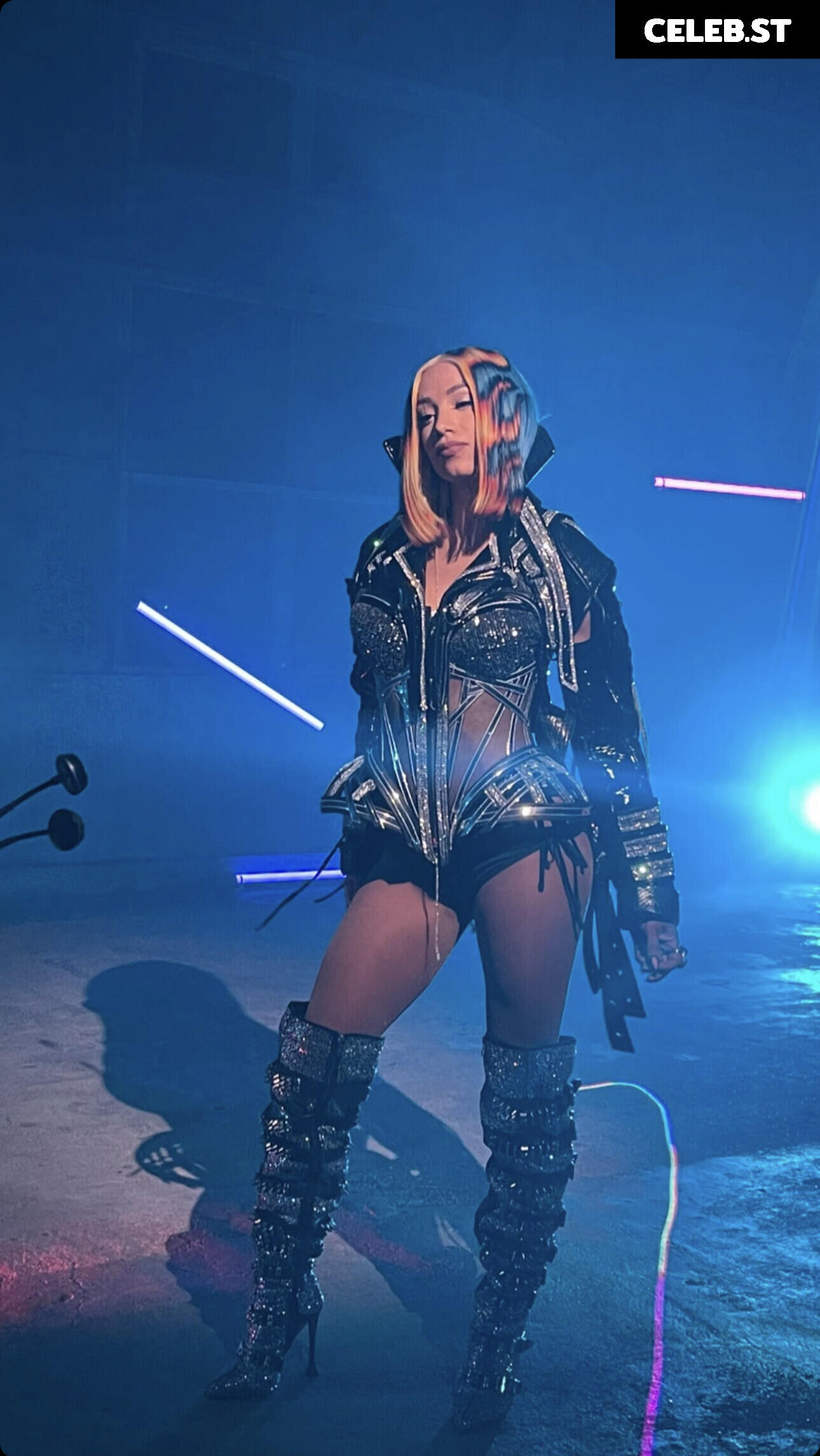 WWE Sasha Banks | Mercedes Moné Image 4378088