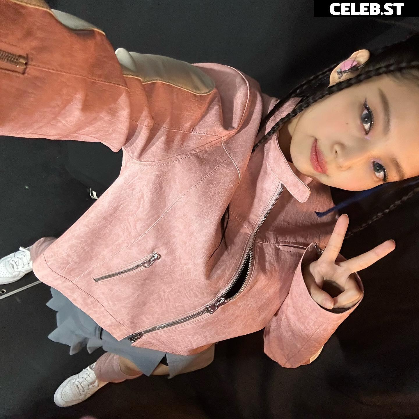 Jennie | BLΛƆKPIИK (Blackpink) Image 4378010