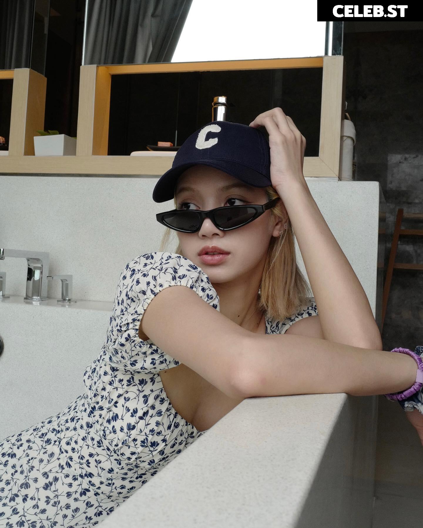 Lisa | BLΛƆKPIИK (Blackpink) Image 4365531