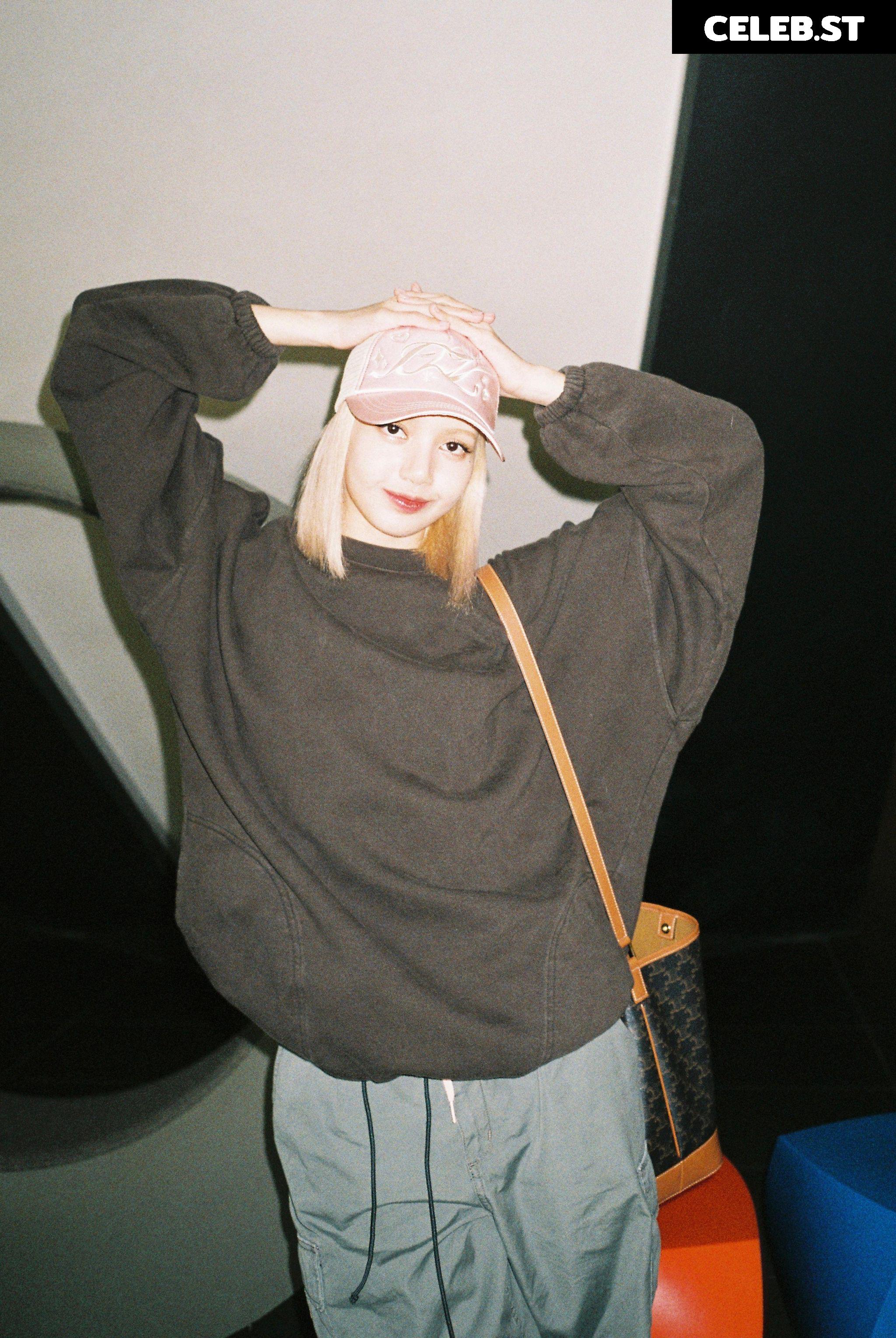 Lisa | BLΛƆKPIИK (Blackpink) Image 4366308