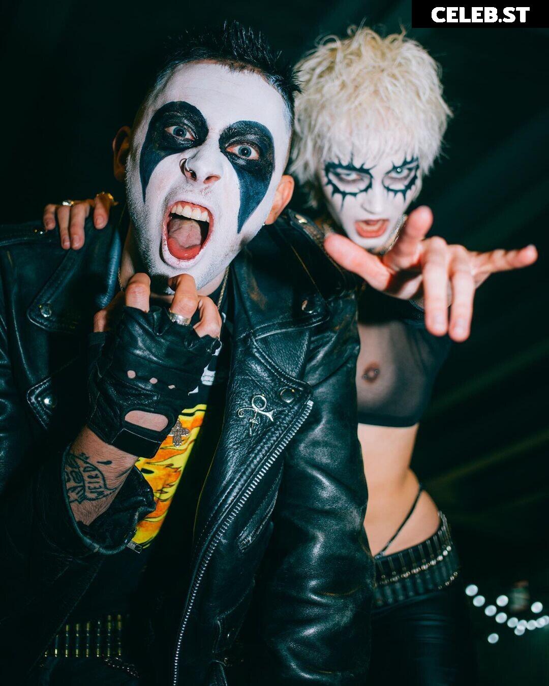 Women of Metal Image 4367083