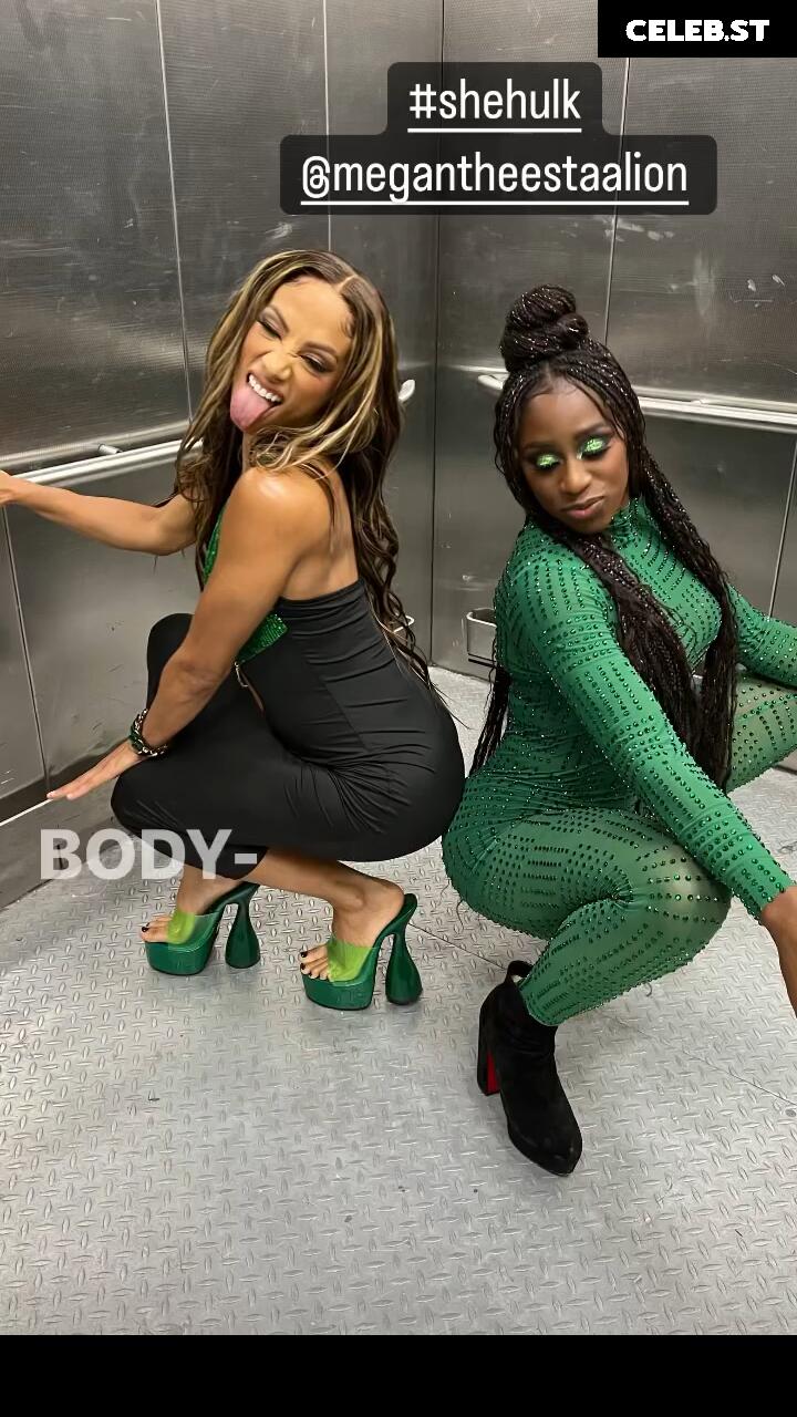 WWE Sasha Banks | Mercedes Moné Image 4367318