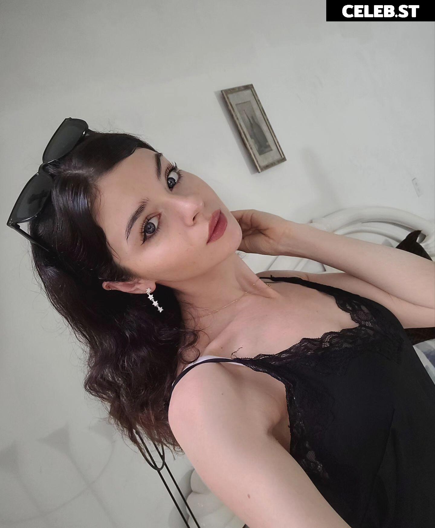 Chloe Lockley Image 4364831