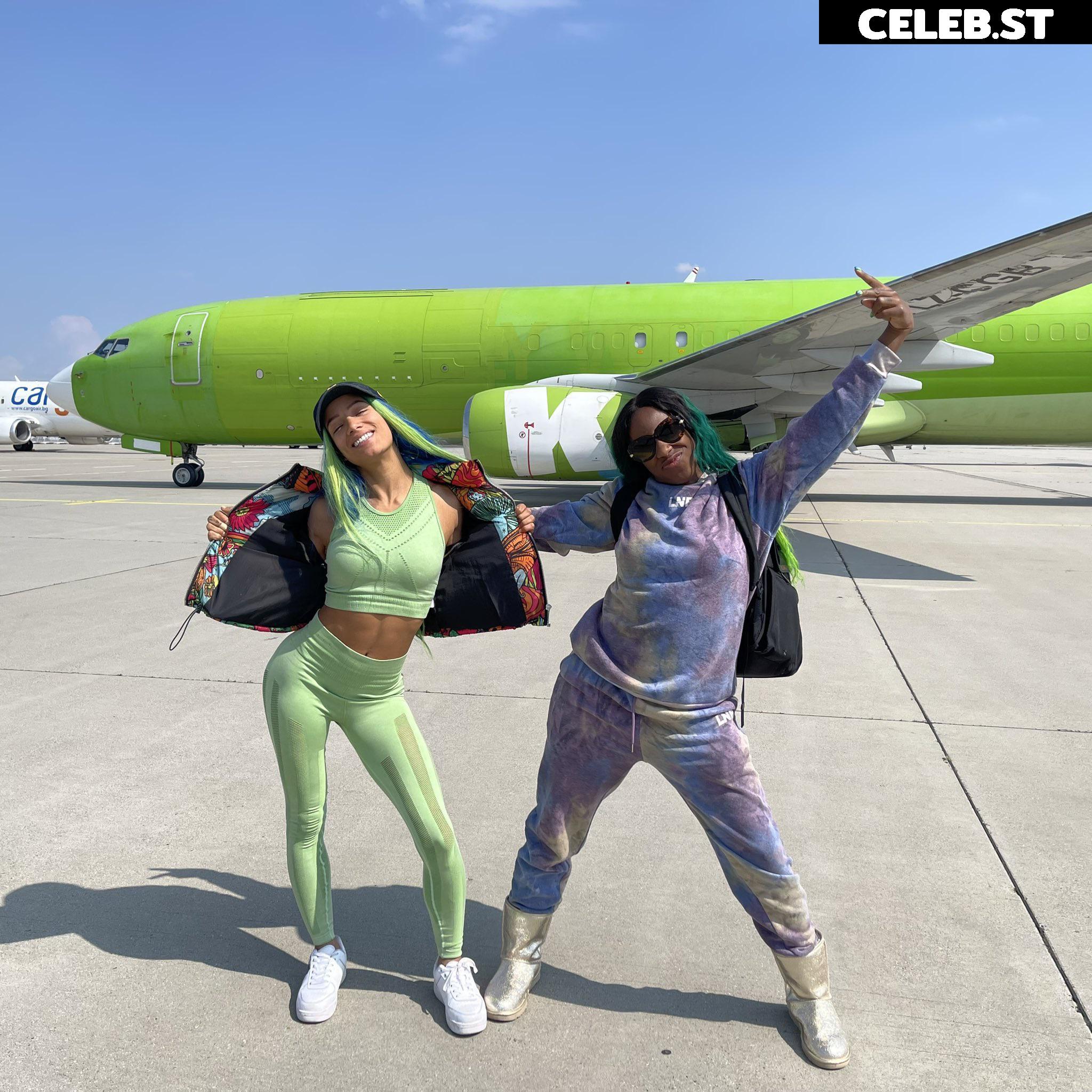 WWE Sasha Banks | Mercedes Moné Image 4364585