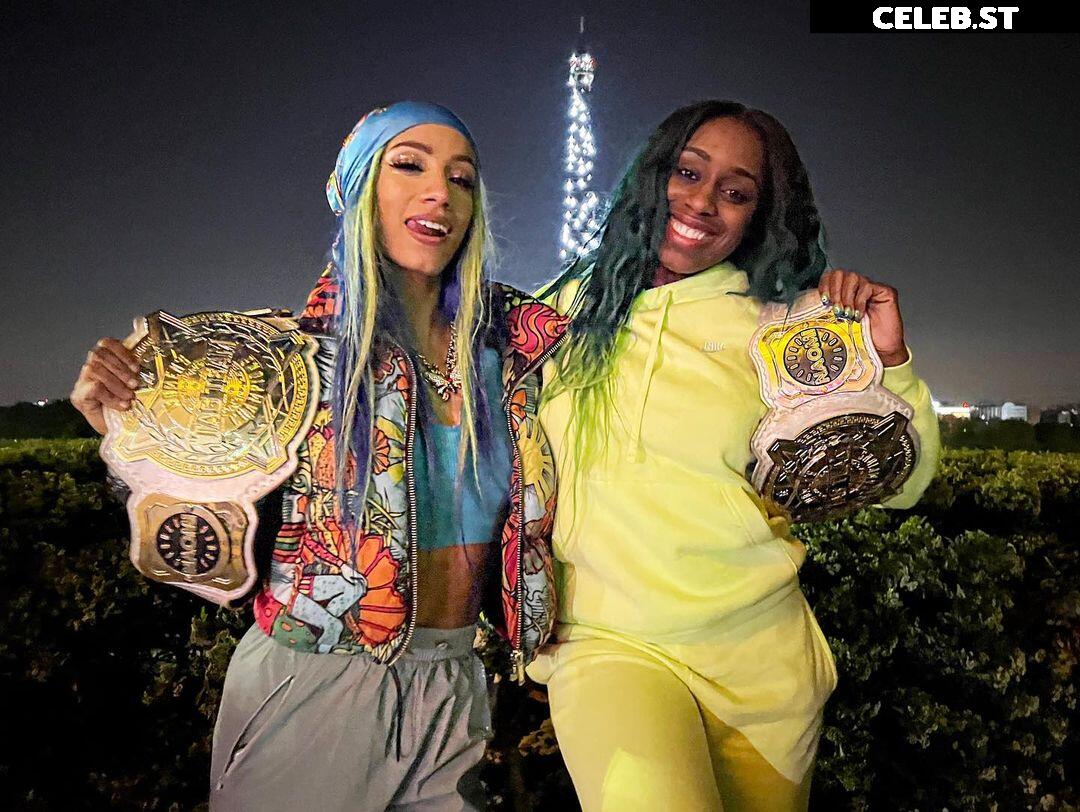 WWE Sasha Banks | Mercedes Moné Image 4364542