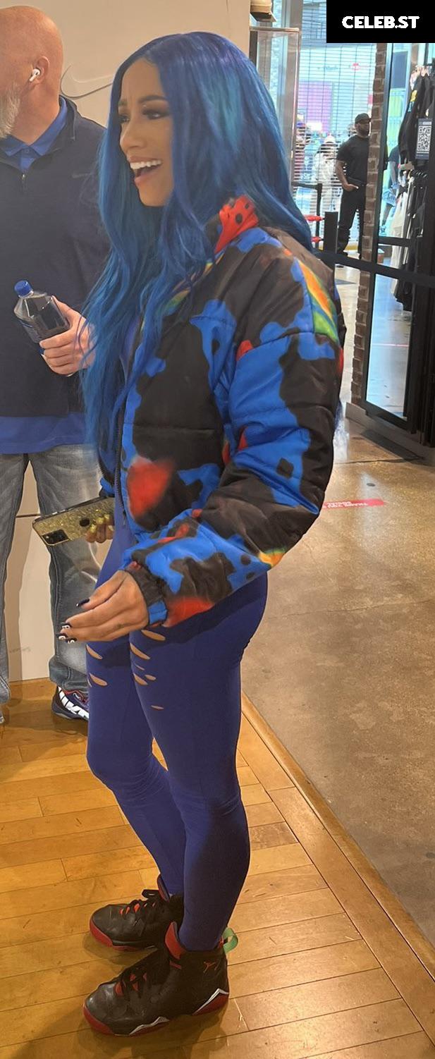 WWE Sasha Banks | Mercedes Moné Image 4364622