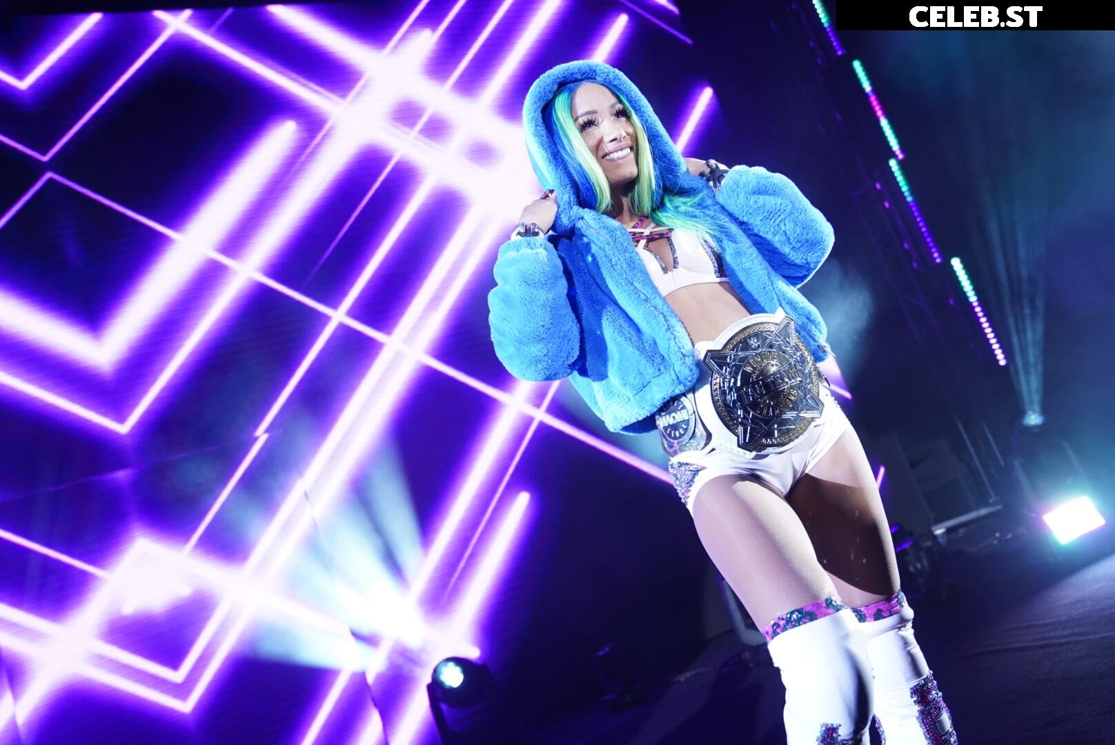 WWE Sasha Banks | Mercedes Moné Image 4364003