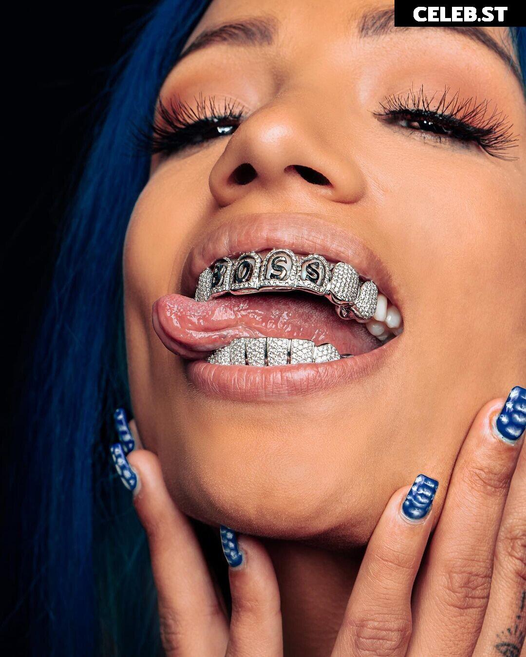 WWE Sasha Banks | Mercedes Moné Image 4361591